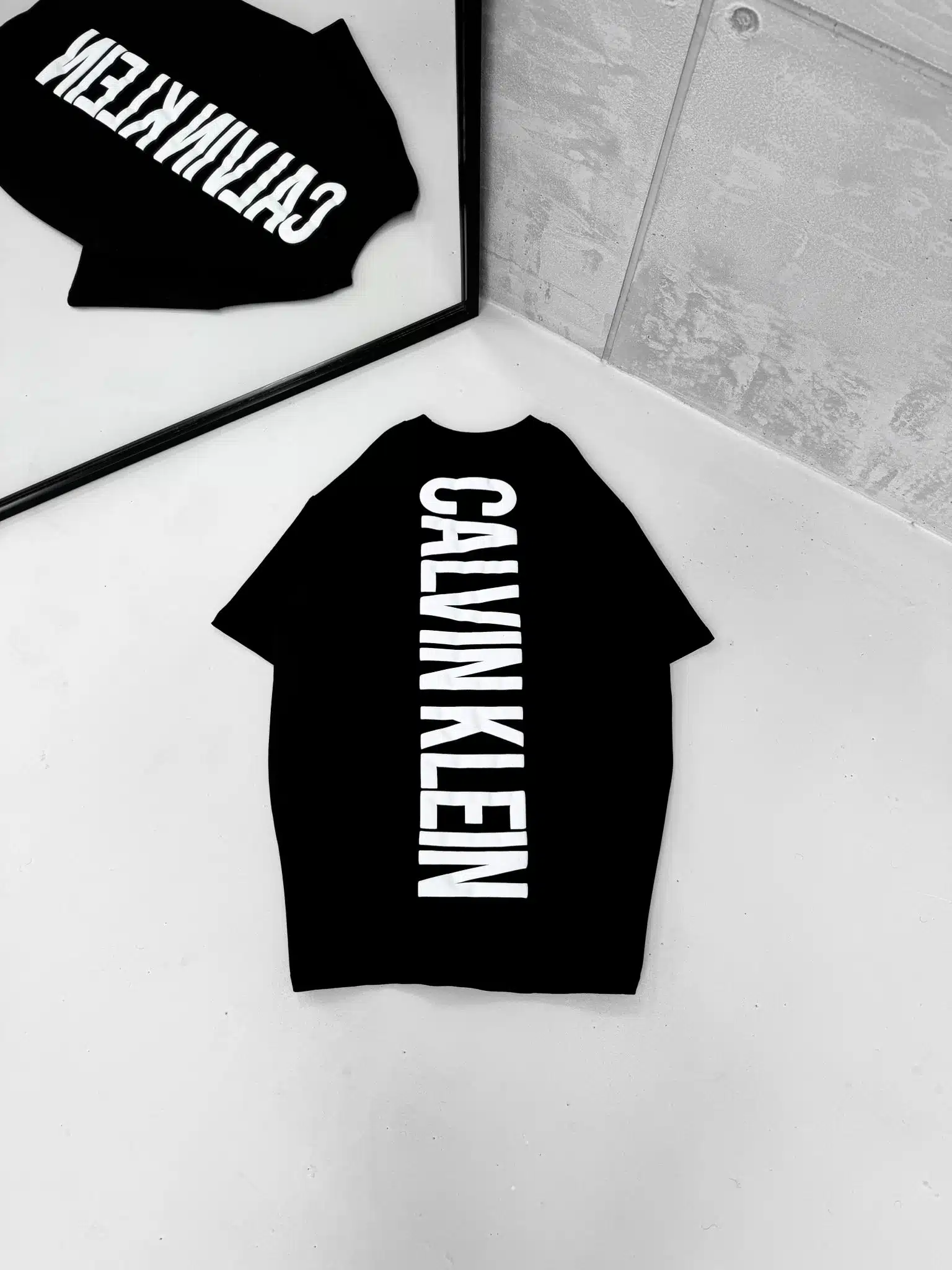 DRTR CK Sırt Kabartma Baskı Detaylı Bisiklet Yaka Tshirt - Siyah - Görsel 1