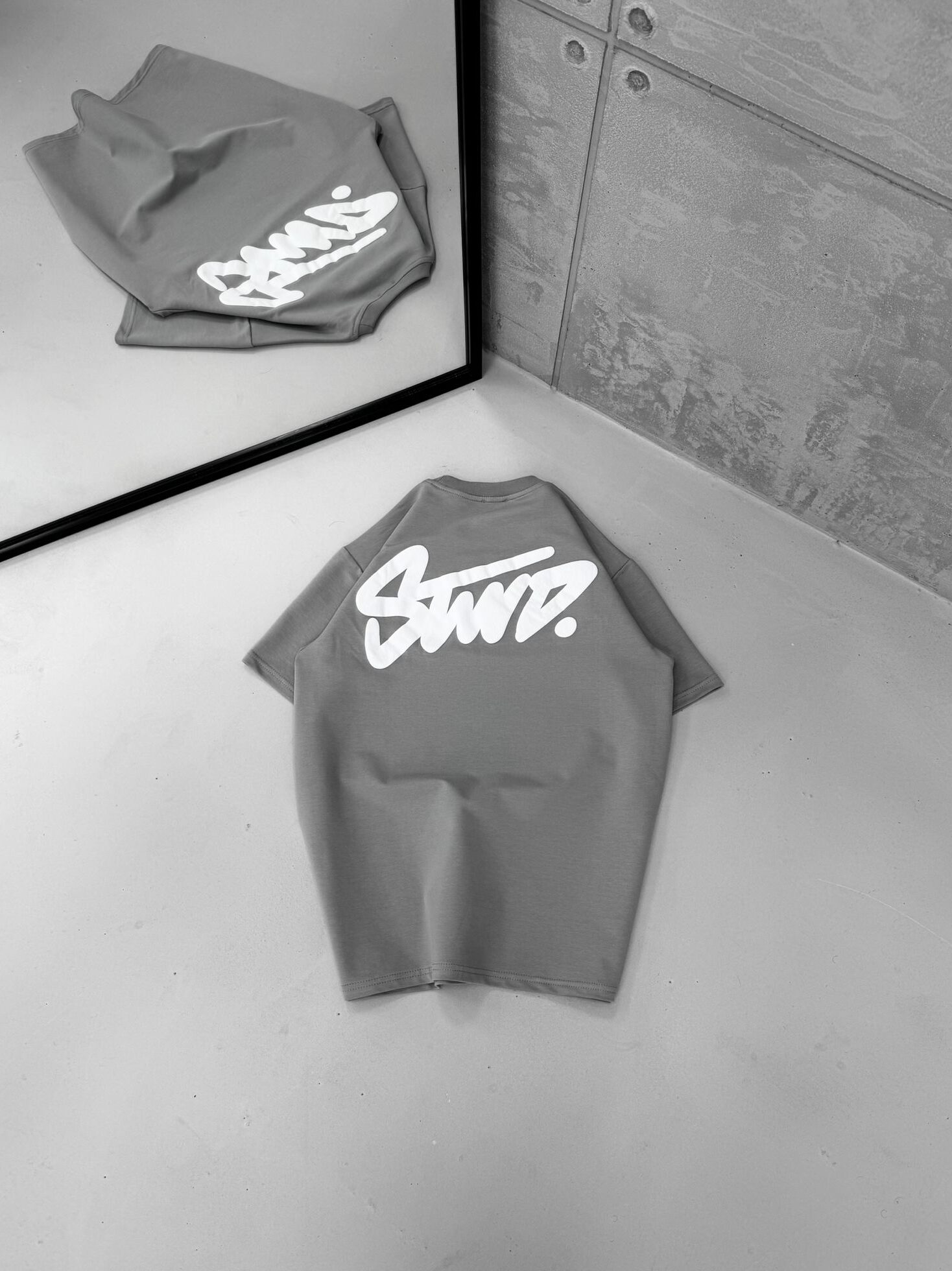 ERMYMERERYM ST Sırt Kabartma Baskı Detaylı Bisiklet Yaka Tshirt - Gri - Görsel 1