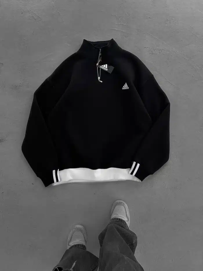 AD Nakışlı Üç İplik Yarım Fermuarlı Sweatshirt – Siyah - Görsel 1
