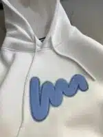 M Premium İmza Kabartma Baskılı Kapşonlu Sweatshirt – Beyaz - Görsel 4