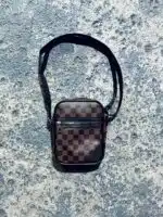 LV Çapraz Askılı Omuz Çantası – Brown