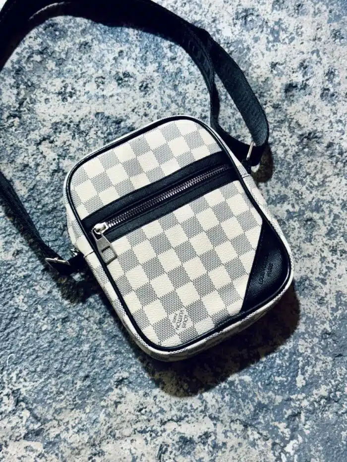 LV Çapraz Askılı Omuz Çantası – White - Görsel 3