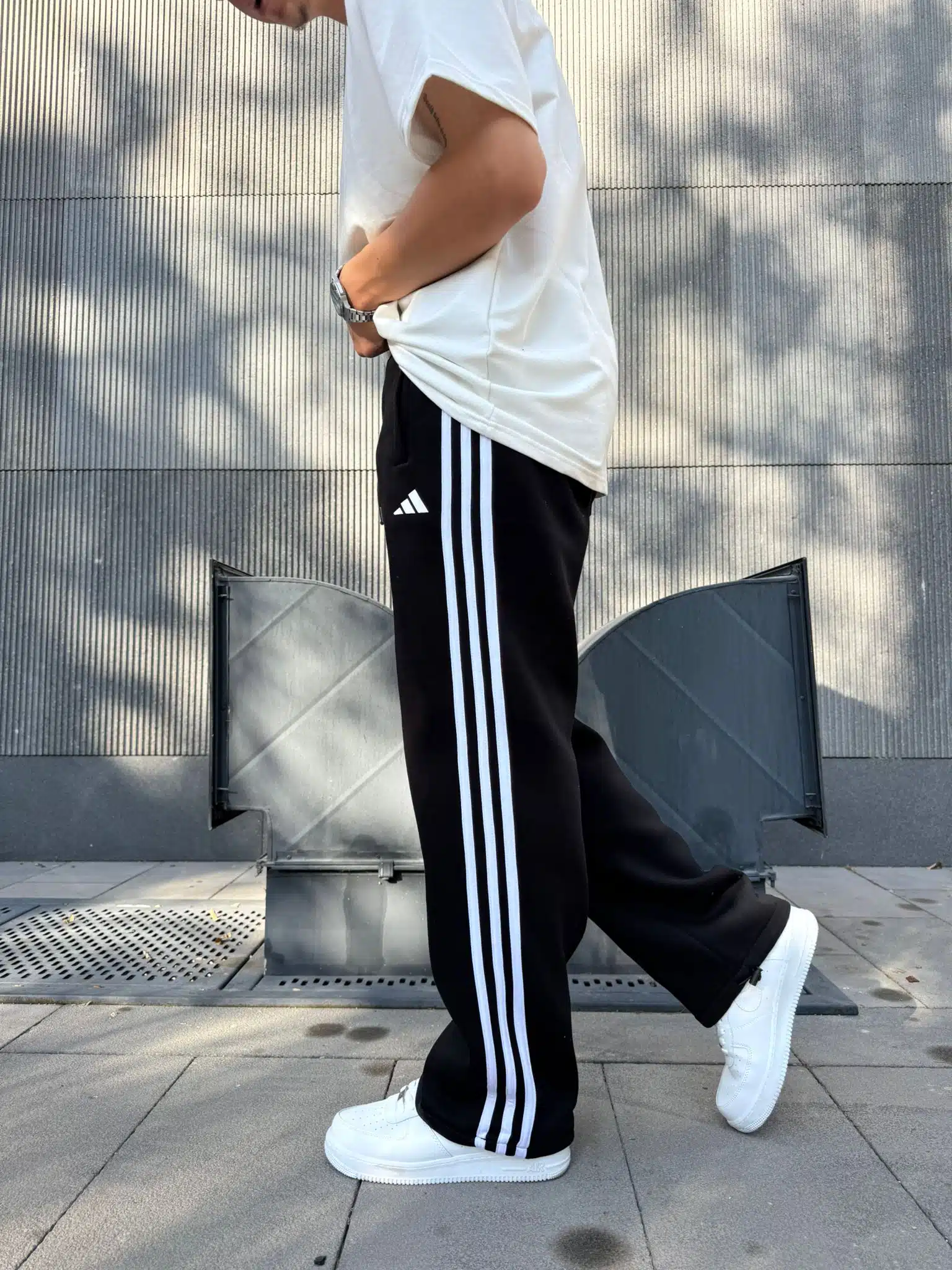 WhatsApp Görsel 2025-10-02 saat 18.29.00_bafaafc9 ‘AD’ 3 Şeritli Lastikli Stoper Paça Baggy Eşofman – Siyah - Görsel 3
