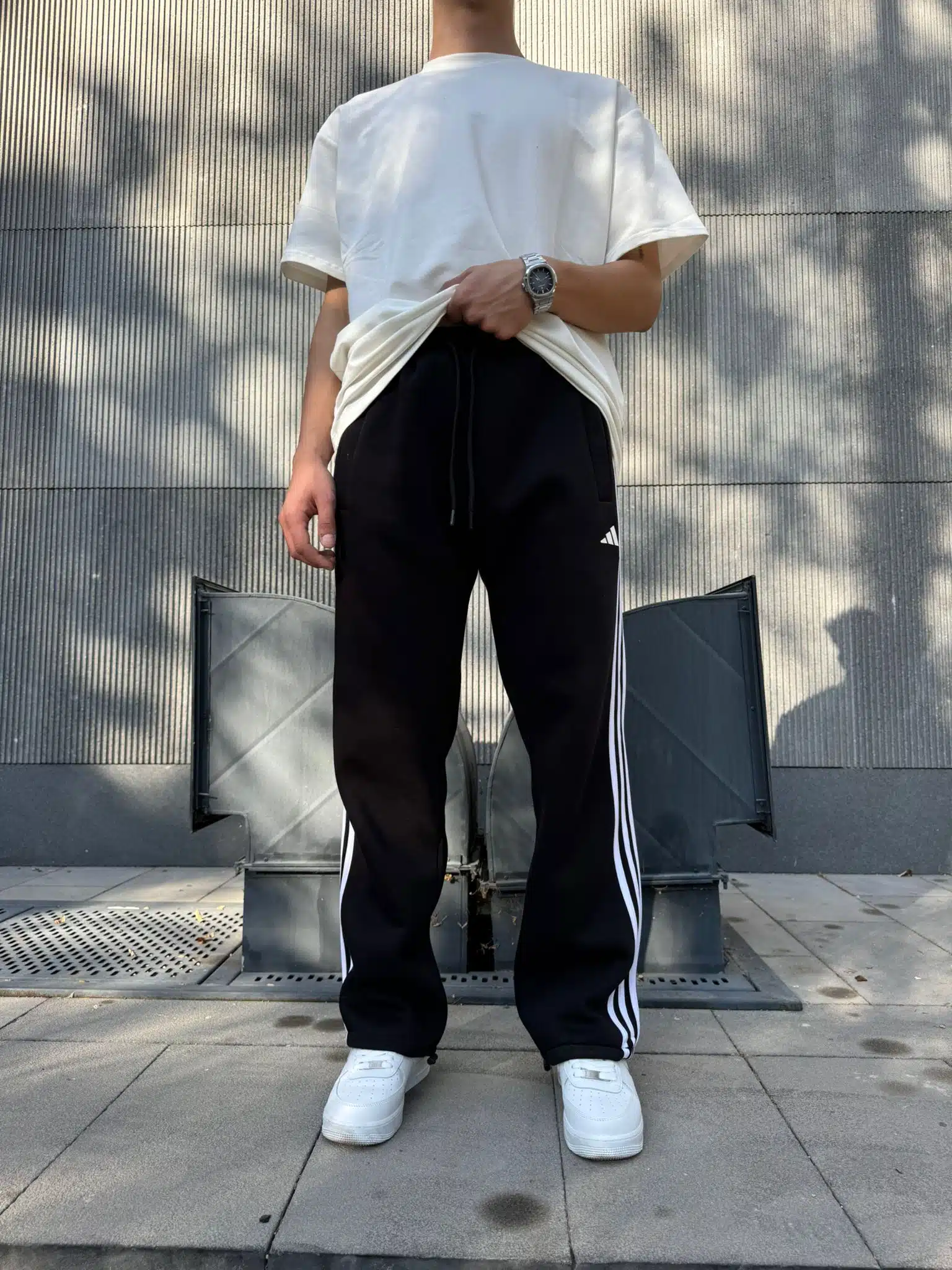 WhatsApp Görsel 2025-10-02 saat 18.29.00_c60f2c1d ‘AD’ 3 Şeritli Lastikli Stoper Paça Baggy Eşofman – Siyah - Görsel 4