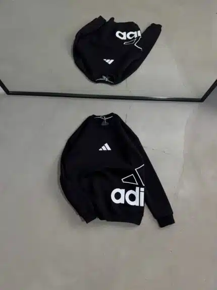 AD Yan Baskılı Üç İplik Sweatshirt – Siyah