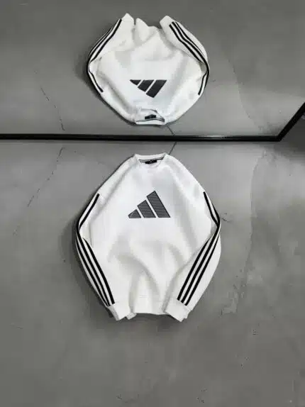 AD Şeritli Büyük Enjeksiyon Baskılı Üç İplik Sweatshirt – Beyaz