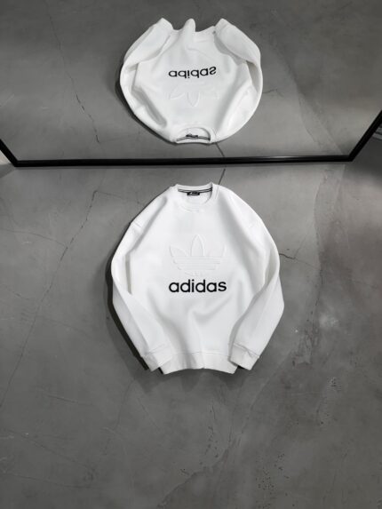 AD Büyük Kabartma Baskılı Üç İplik Sweatshirt – Beyaz