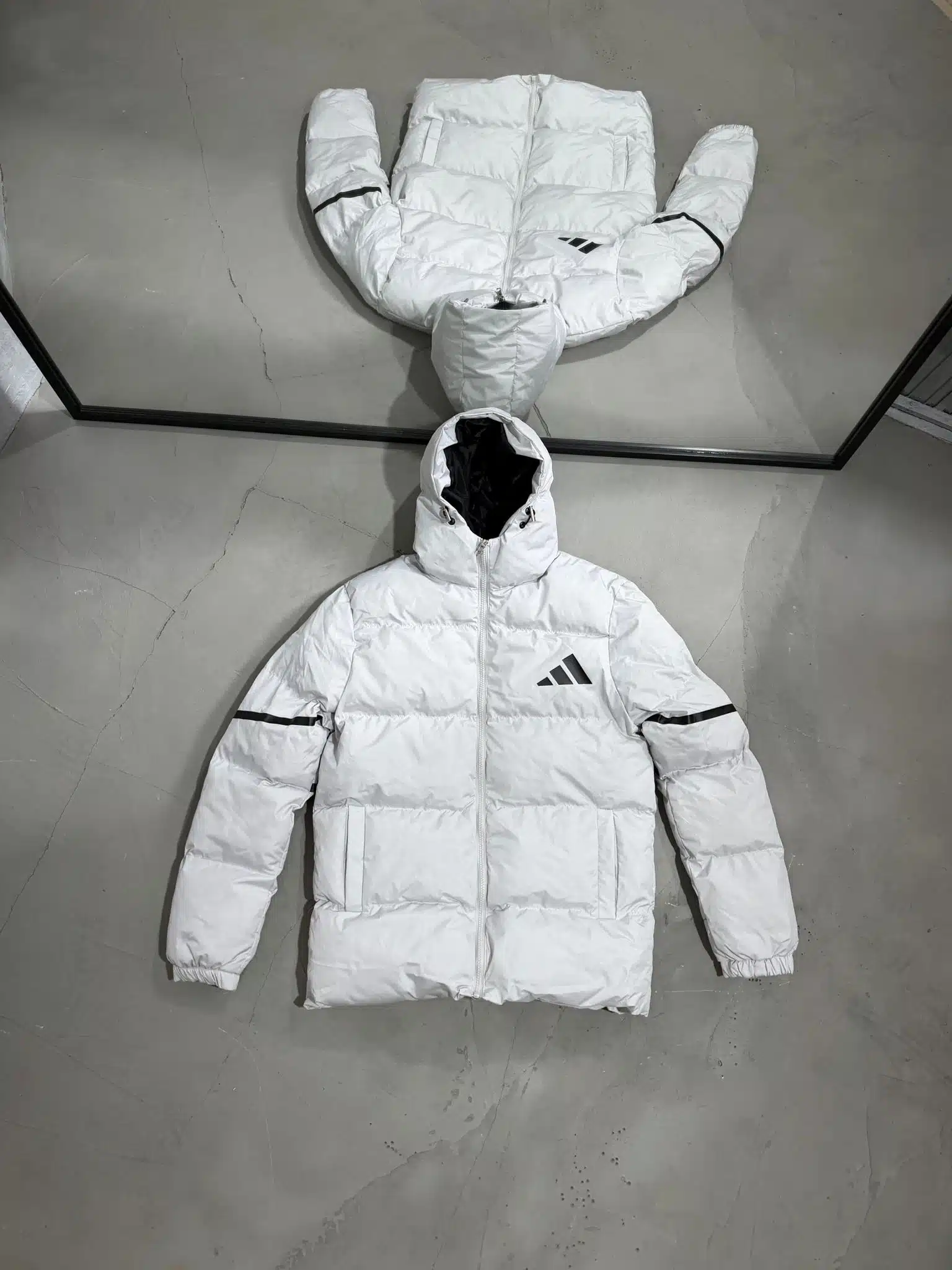 WhatsApp Görsel 2025-11-12 saat 15.08.33_08da92a6 AD Siyah Detaylı Kapüşonlu Şişme Mont - Gri - Görsel 1