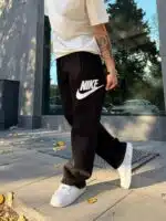 ‘NK’ Büyük Baskılı Lastikli Stoper Paça Baggy Eşofman – Siyah - Görsel 3