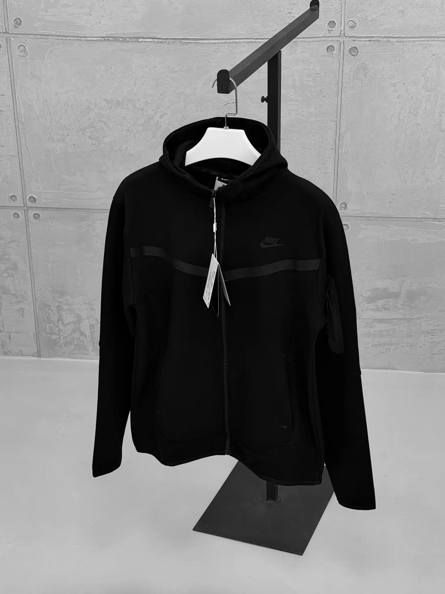 WhatsApp Görsel 2025-11-20 saat 19.07.04_8f45bac1 Tech Fleece 5.Th Hoodie - Siyah - Görsel 1