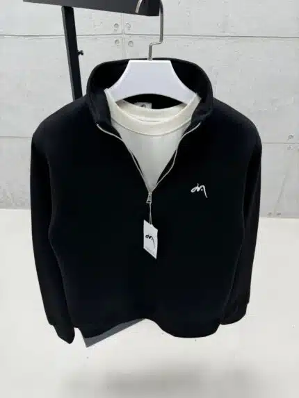 Premium İmzalı Seri Nakışlı Yarım Fermuarlı Sweatshirt – Siyah