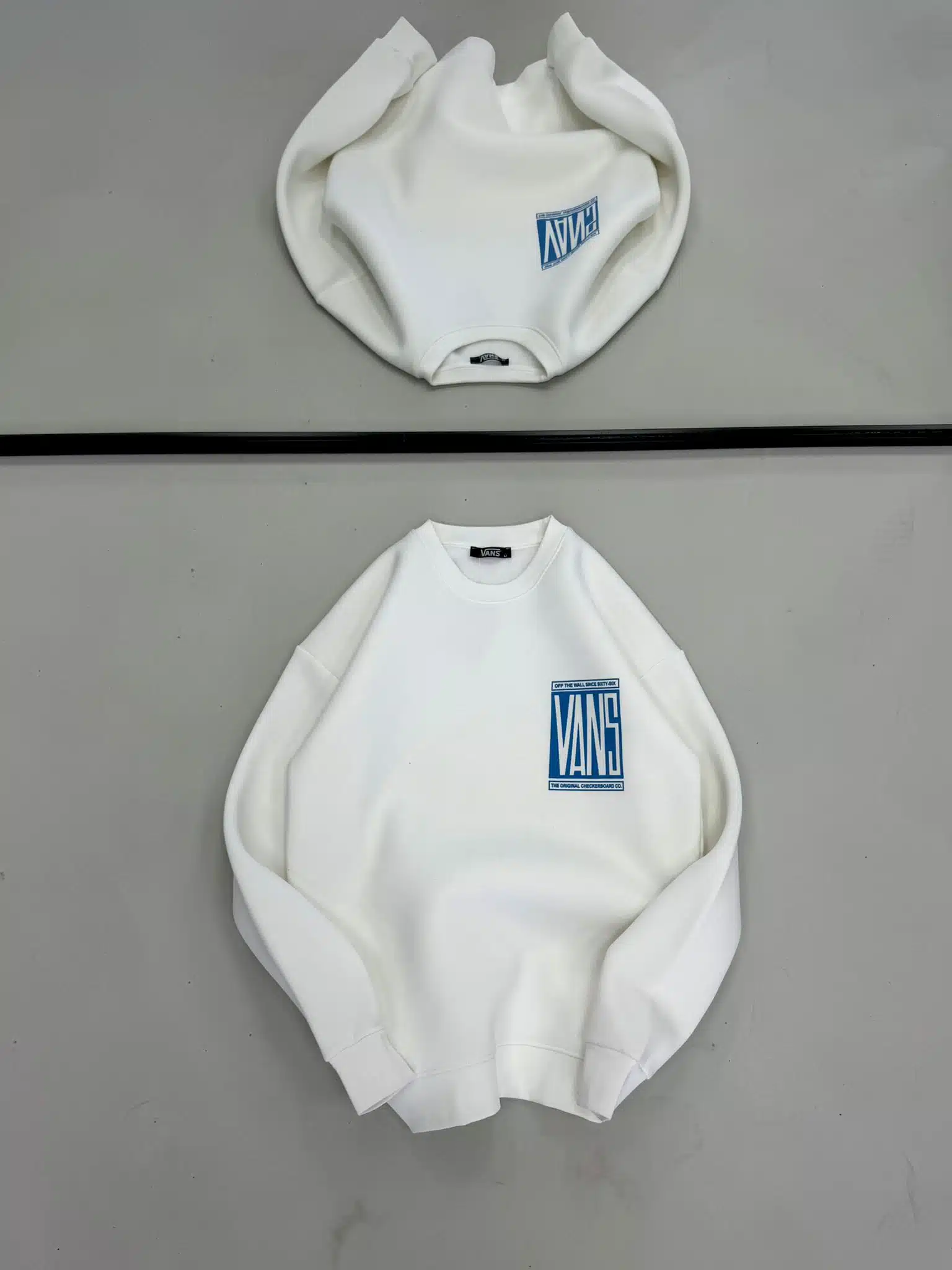 WhatsApp Görsel 2025-11-27 saat 18.54.34_6171f09c VNS Kabartma Sırt Baskılı Üç İplik Sweatshirt - Beyaz - Görsel 1