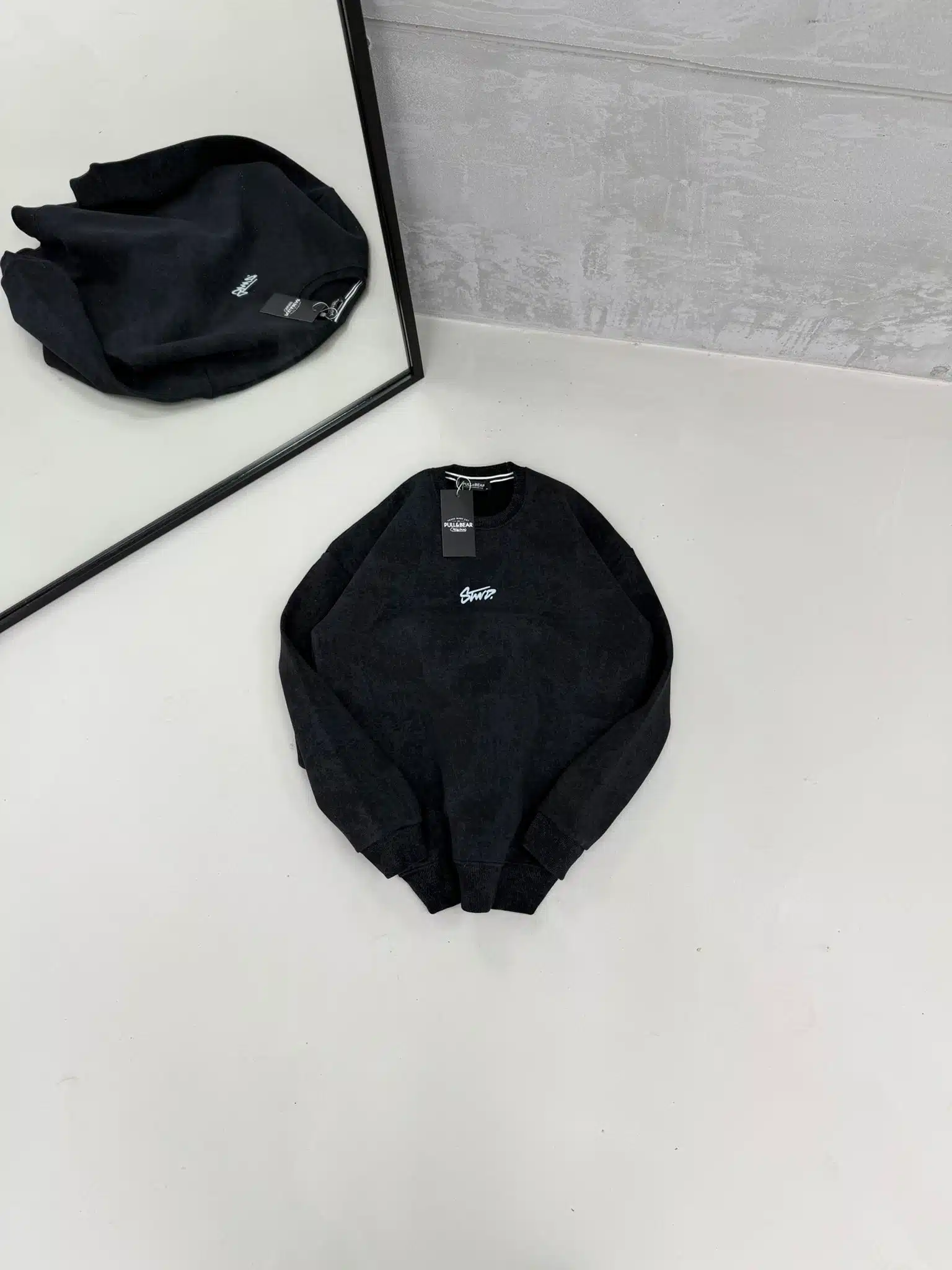 WhatsApp Görsel 2025-11-29 saat 11.11.44_abfd40f7 ST Nakışlı Yıkamalı Üç İplik Sweatshirt – Siyah - Görsel 1