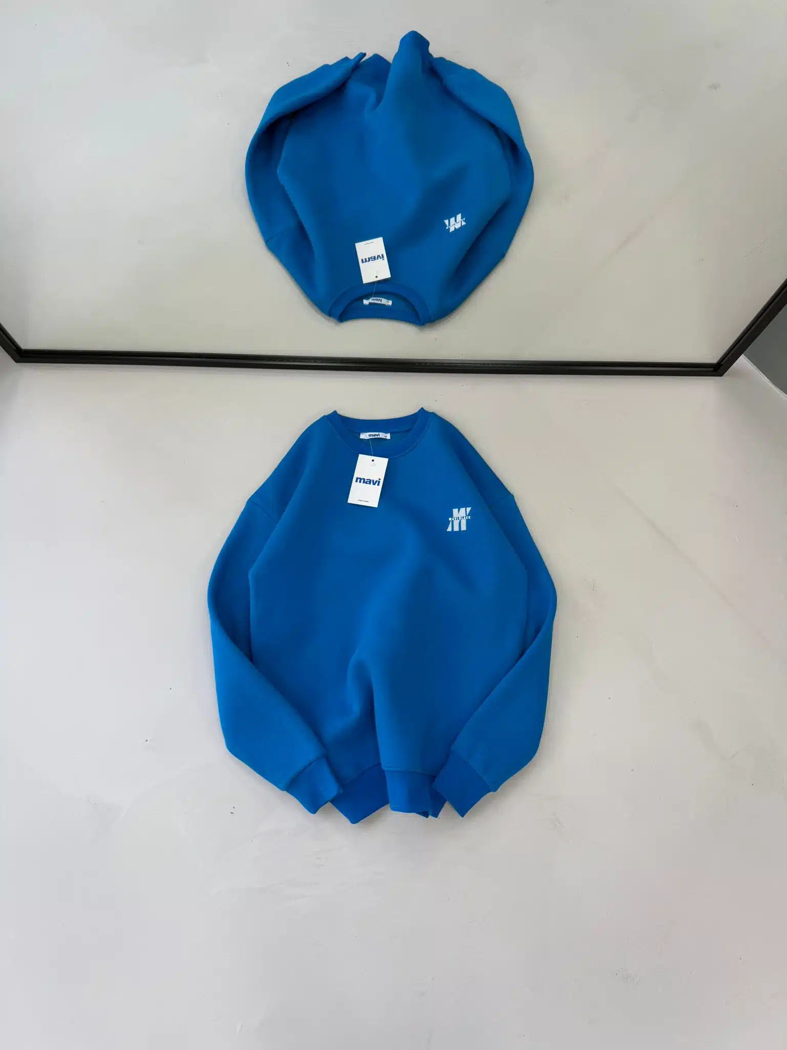 WhatsApp Görsel 2025-11-29 saat 11.34.24_602ecfb5 M Enjeksiyon Baskılı Üç İplik Sweatshirt – Mavi - Görsel 1