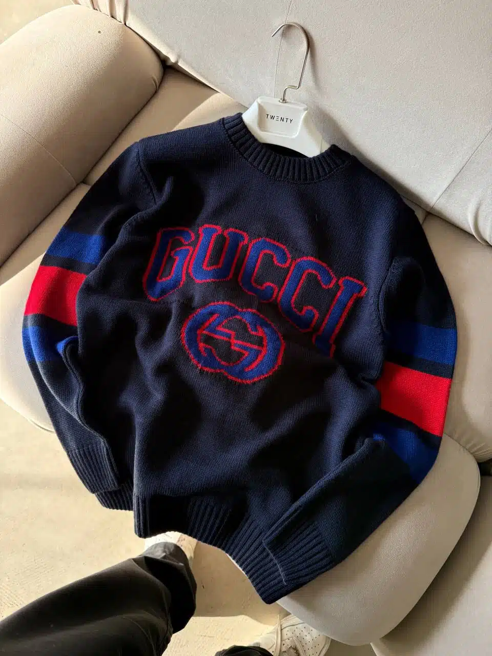 WhatsApp Görsel 2025-12-02 saat 19.54.05_c07c6601 GC İşlemeli Premium Örgü Triko Kazak – Lacivert - Görsel 1