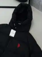 RL Nakışlı Kapşonlu Şişme Mont – Siyah - Görsel 5