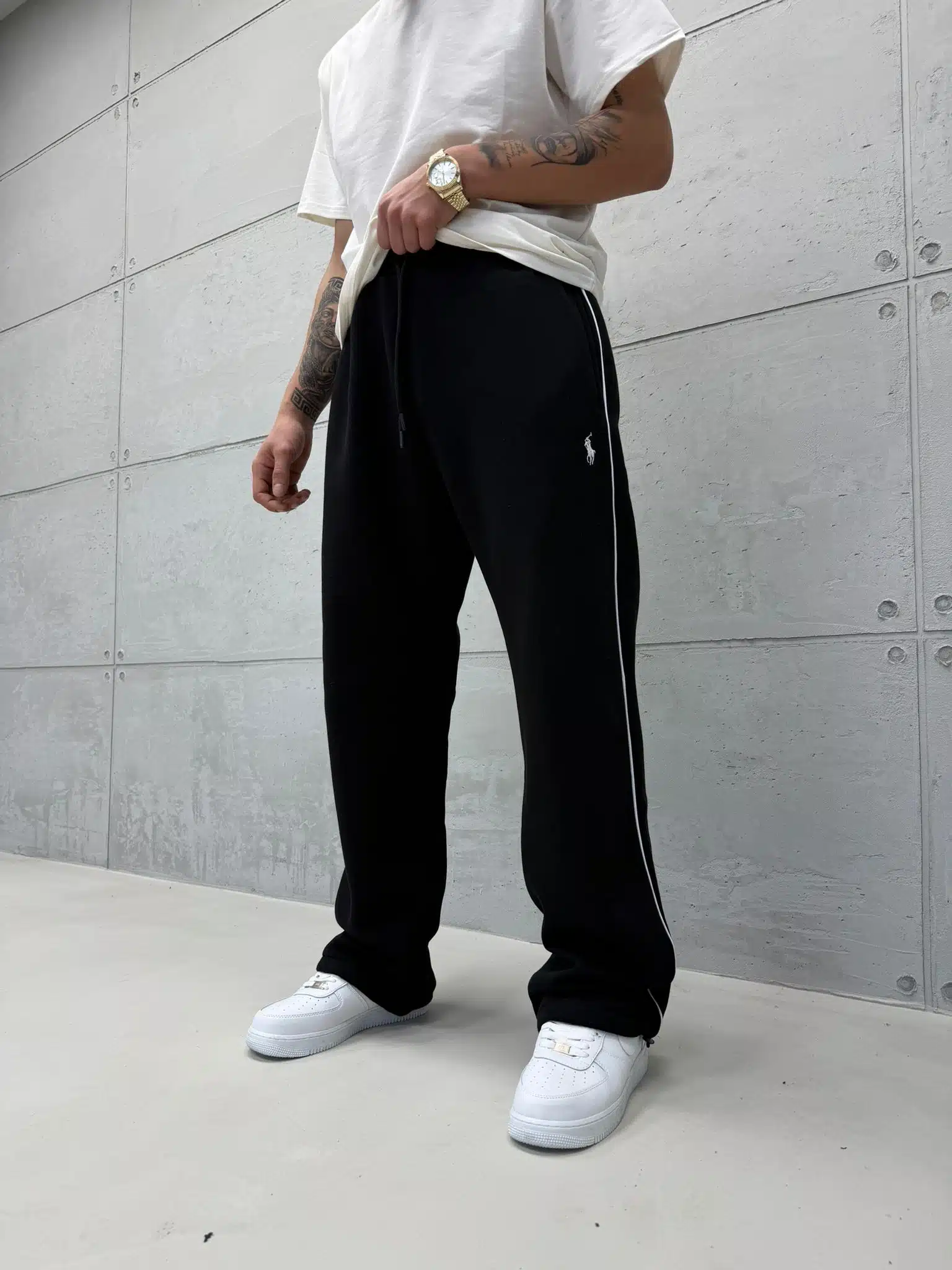 WhatsApp Görsel 2025-12-04 saat 14.15.41_d422f47e 'RL' Nakışlı Çizgili Lastikli Stoper Paça Baggy Eşofman - Siyah - Görsel 1