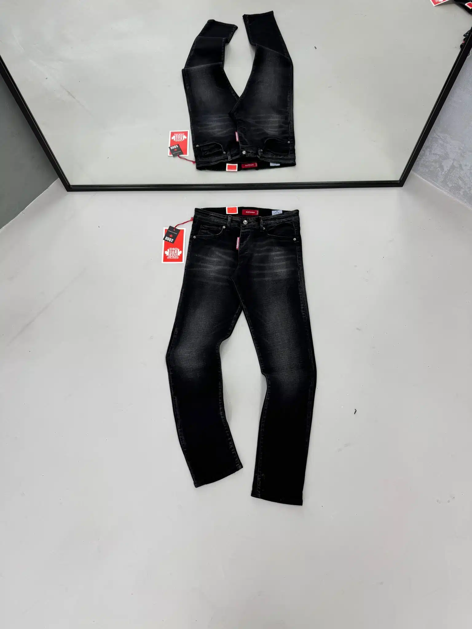 WhatsApp Image 2025-12-27 at 12.49.36ooooooooooooo DSQ-2 Jeans / Dark Black - Görsel 1