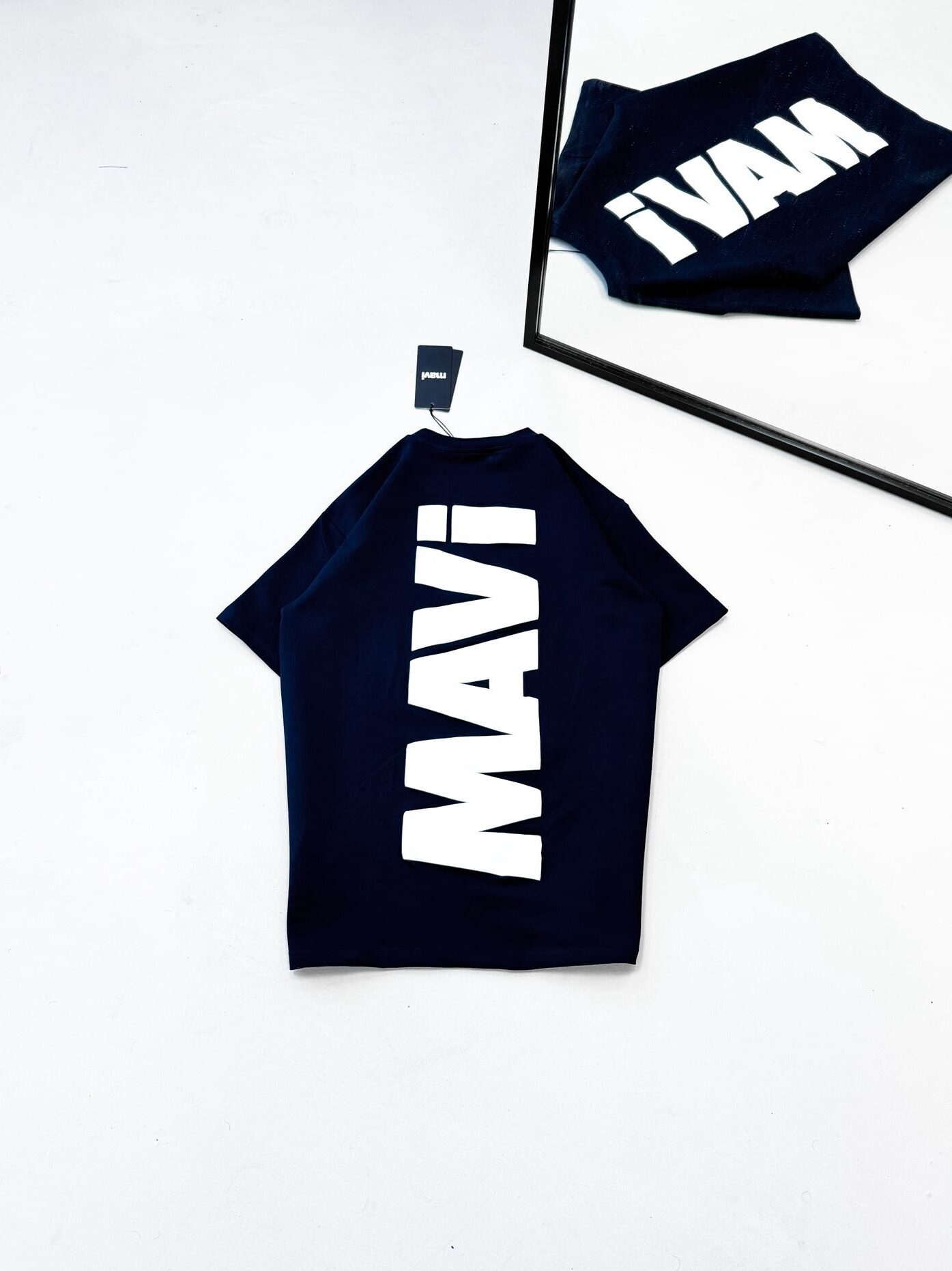 WhatsApp Image 2026-02-04 at 14.39.17 (1) M Sırt Kabartma Baskı Detaylı Bisiklet Yaka Tshirt - Lacivert - Görsel 1