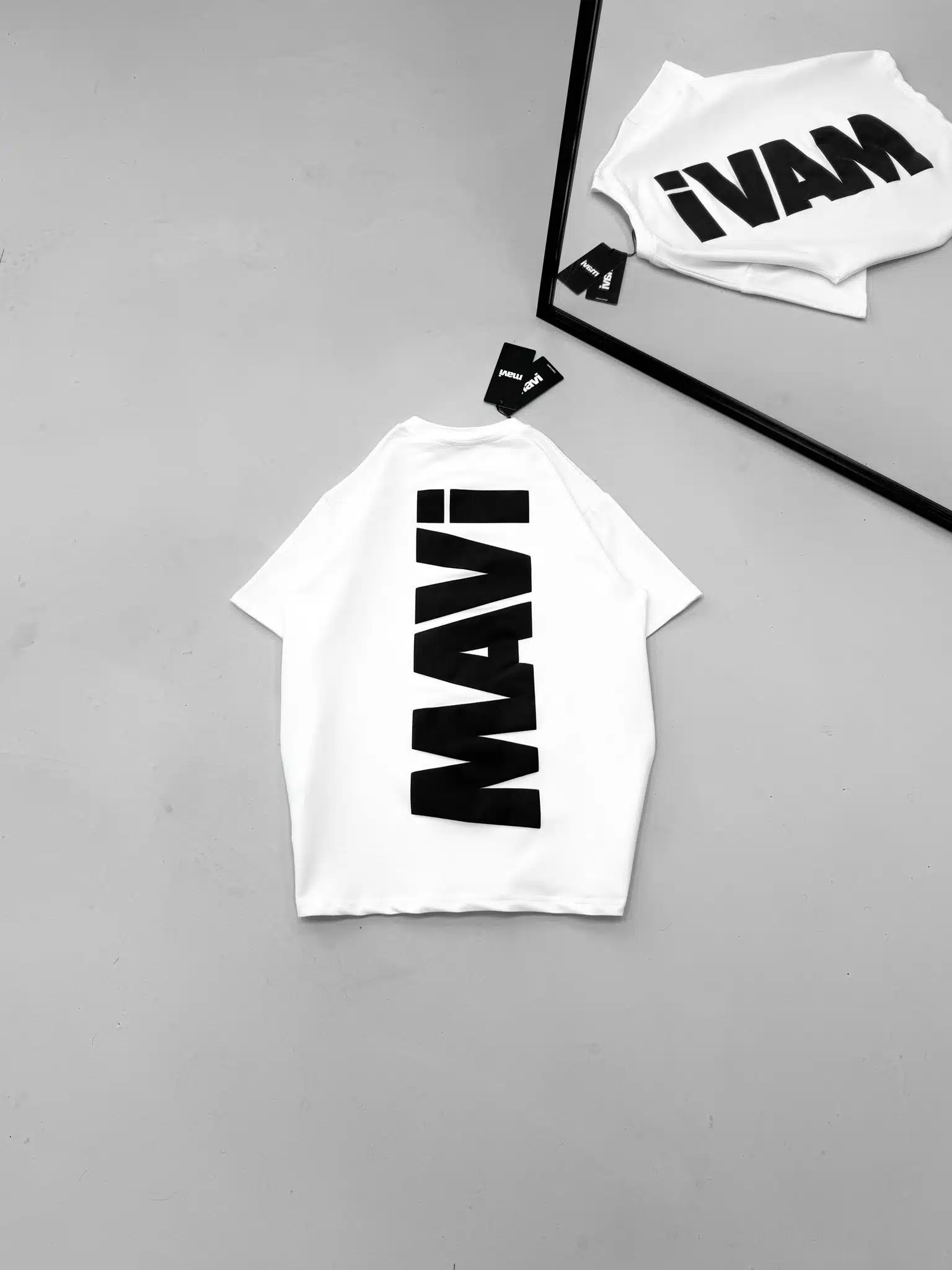 WhatsApp Image 2026-02-04 at 14.40.13 M Sırt Kabartma Baskı Detaylı Bisiklet Yaka Tshirt - Beyaz - Görsel 1