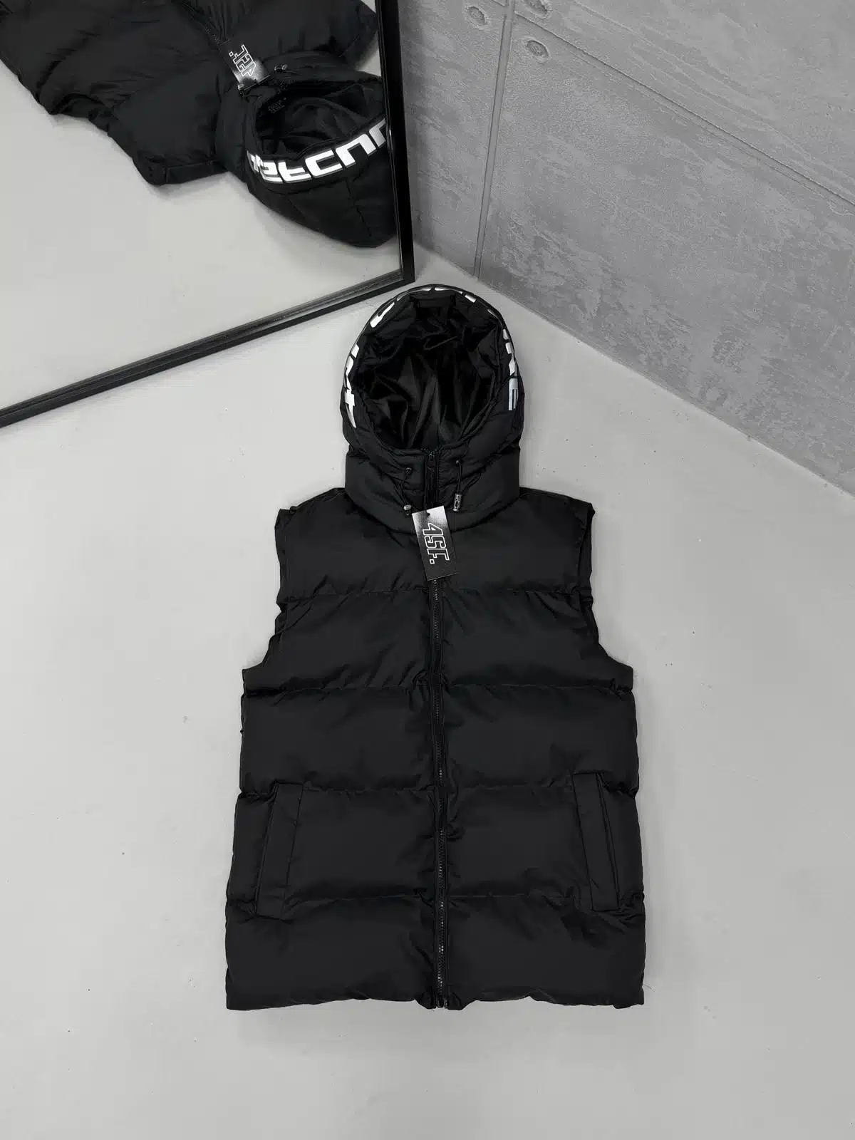 WhatsApp Image 2026-02-13 at 18.37.07 4SF Reflektör Baskılı Kapşonlu Premium Yelek - Siyah - Görsel 1