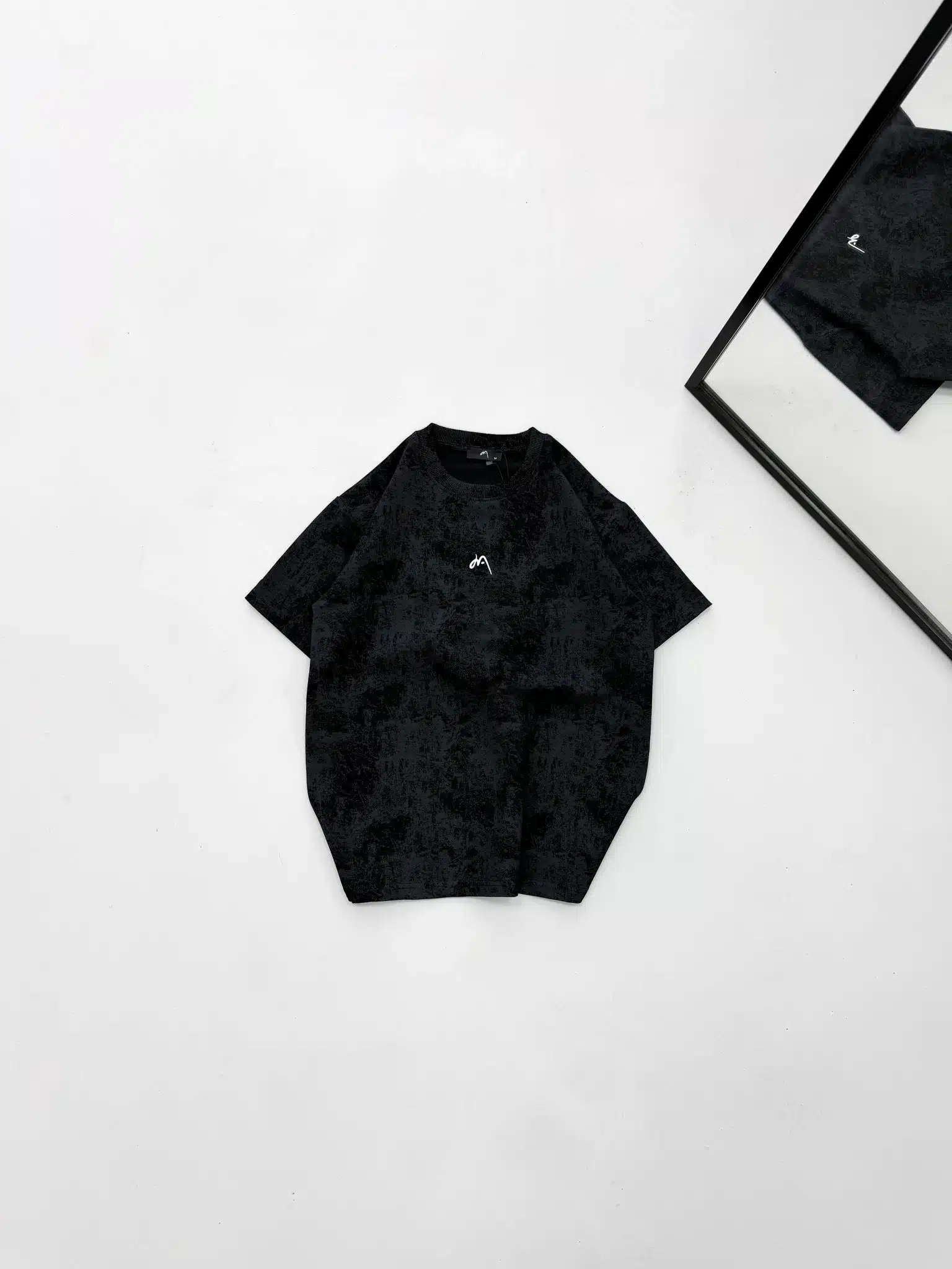 WhatsApp Image 2026-02-20 at 02.07.53 (1) M Premium İmzalı Yıkamalı Bisiklet Yaka Tshirt-Siyah - Görsel 1