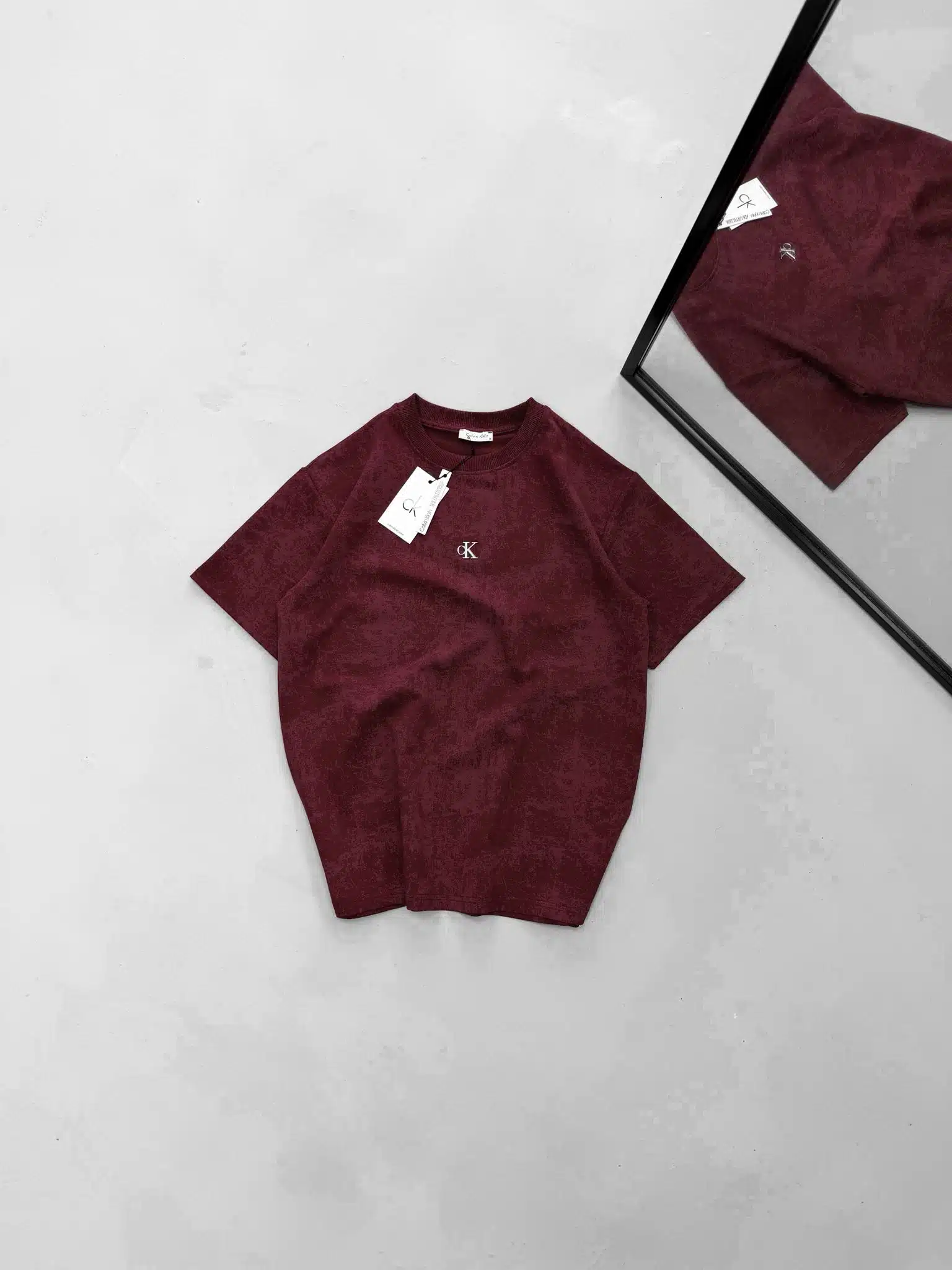 WhatsApp Image 2026-02-25 at 22.15.58 (1) CK Yıkamalı Çelik Arma Bisiklet Yaka Tshirt - Bordo - Görsel 1