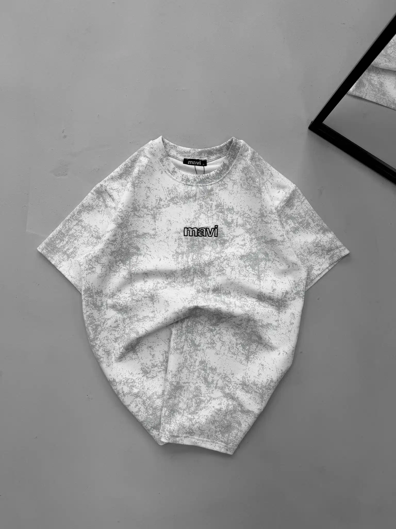 WhatsApp Image 2026-02-28 at 17.27.57 M Yıkamalı Bisiklet Yaka Tshirt - Beyaz - Görsel 1