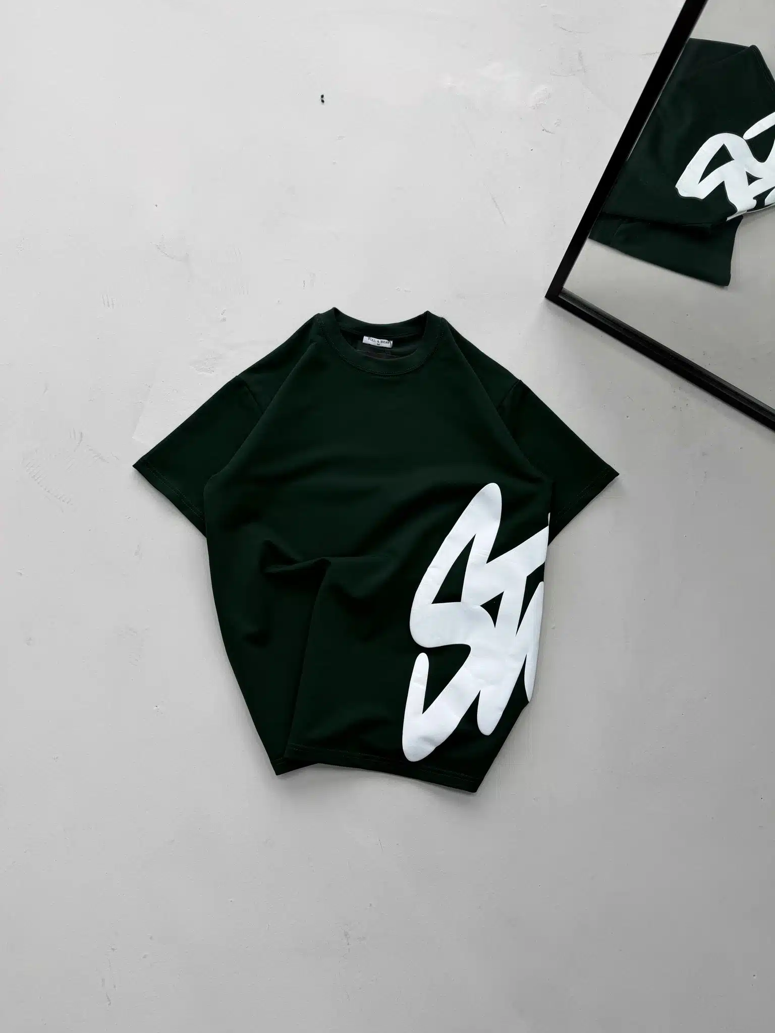 WhatsApp Image 2026-03-24 at 00.29.36 ST Yan Kabartma Baskılı Bisiklet Yaka Tshirt -Koyu Yeşil - Görsel 1