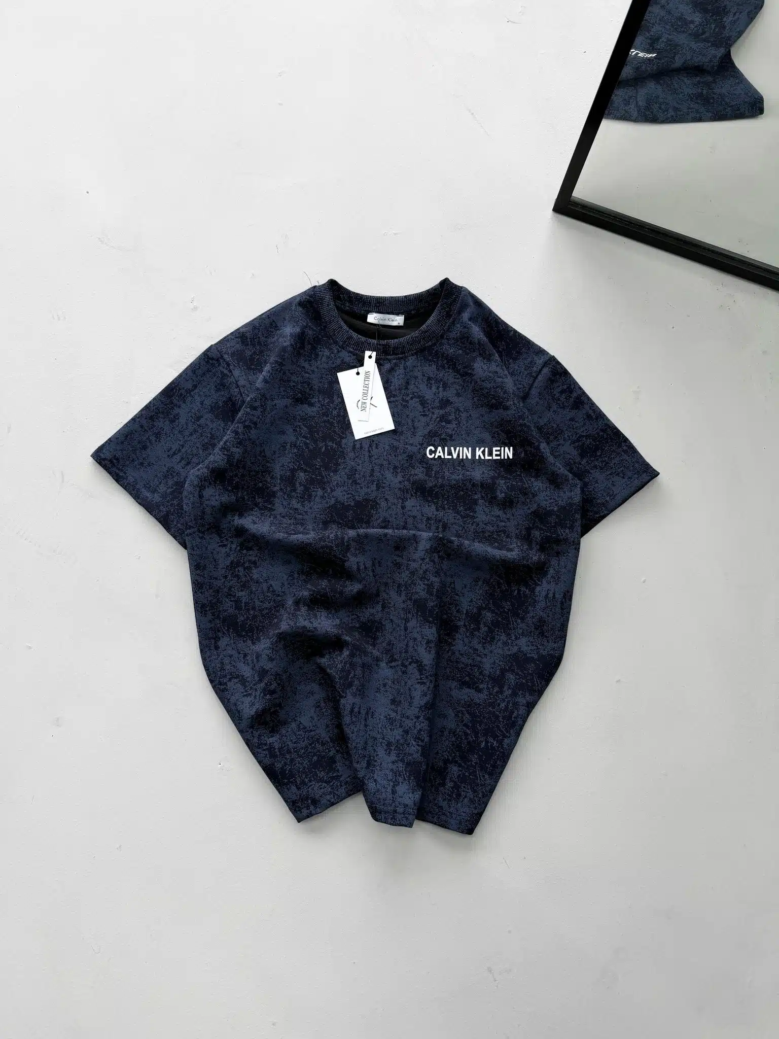 WhatsApp Image 2026-03-24 at 15.02.36 CK Sırt Baskılı Yıkamalı Tshirt -Lacivert - Görsel 1