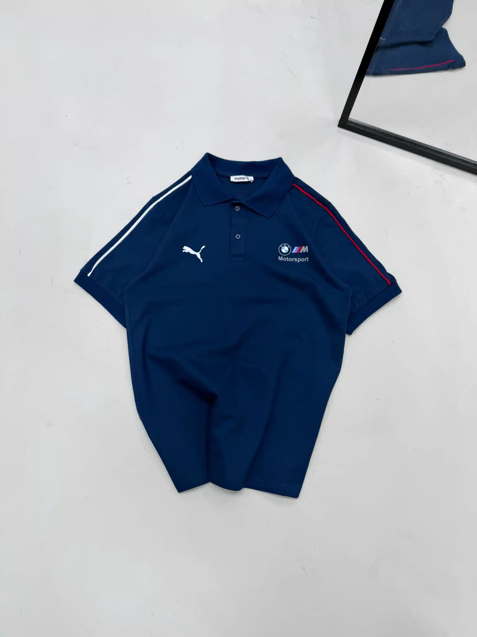 WhatsApp Image 2026-03-25 at 19.37.57 BMW Enjeksiyon Baskılı Şerit Detaylı Polo Yaka Tshirt-Lacivert - Görsel 1