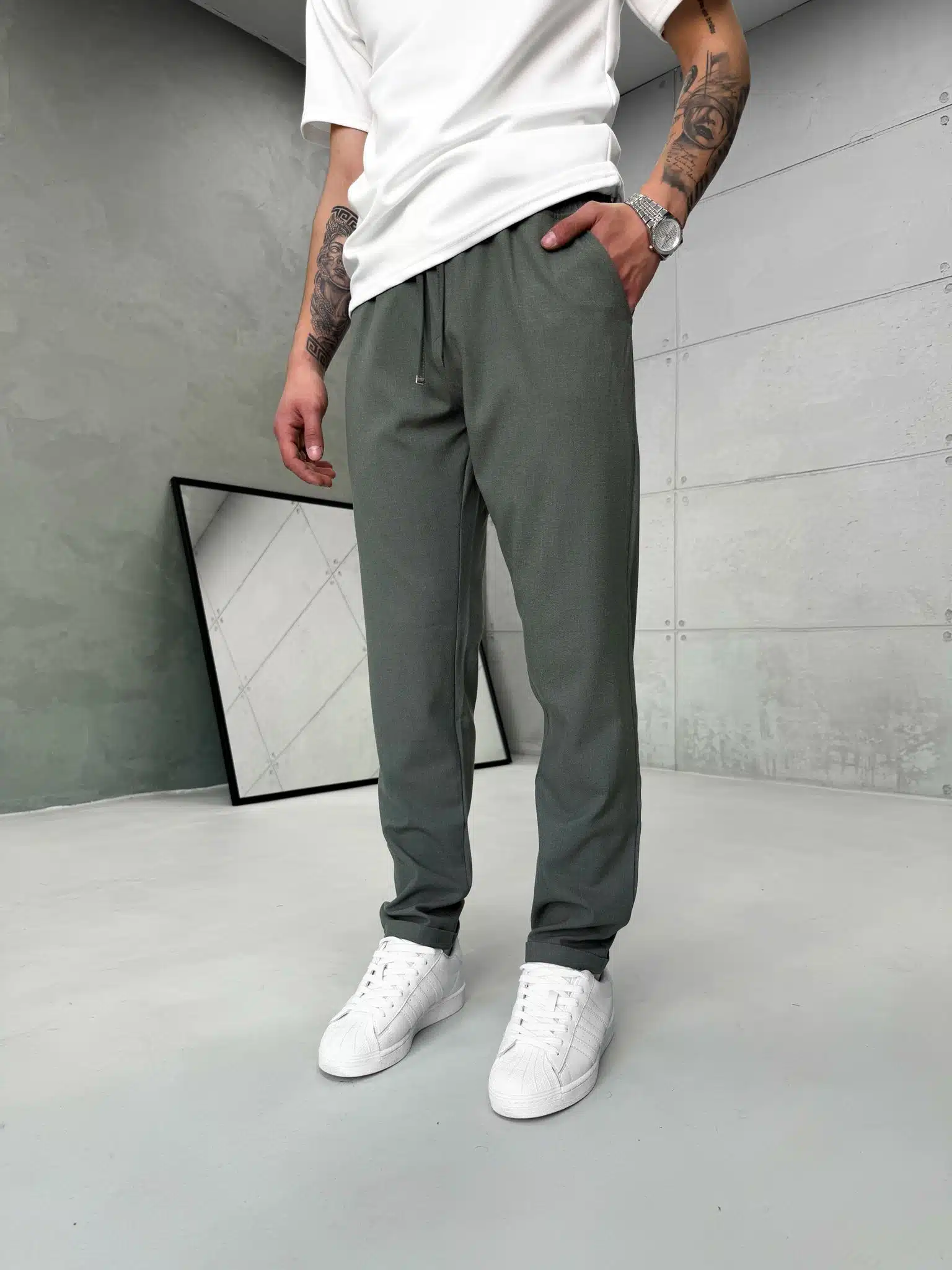 WhatsApp Image 2026-04-30 at 15.51.29awe Premium İmzalı Seri Yumuşak Keten Kumaş Pantolon -Haki Yeşil - Görsel 1