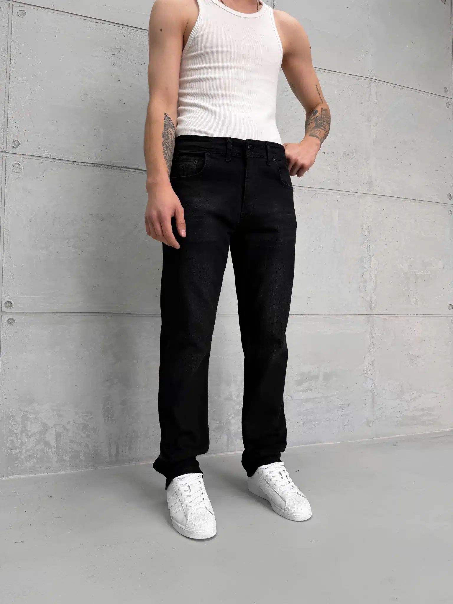 WhatsApp Image 2026-05-05 at 14.25.5755555555555 Premium İmzalı Seri Regular Fit Pantolon - Taşlamalı Koyu Siyah 1004 - Görsel 1