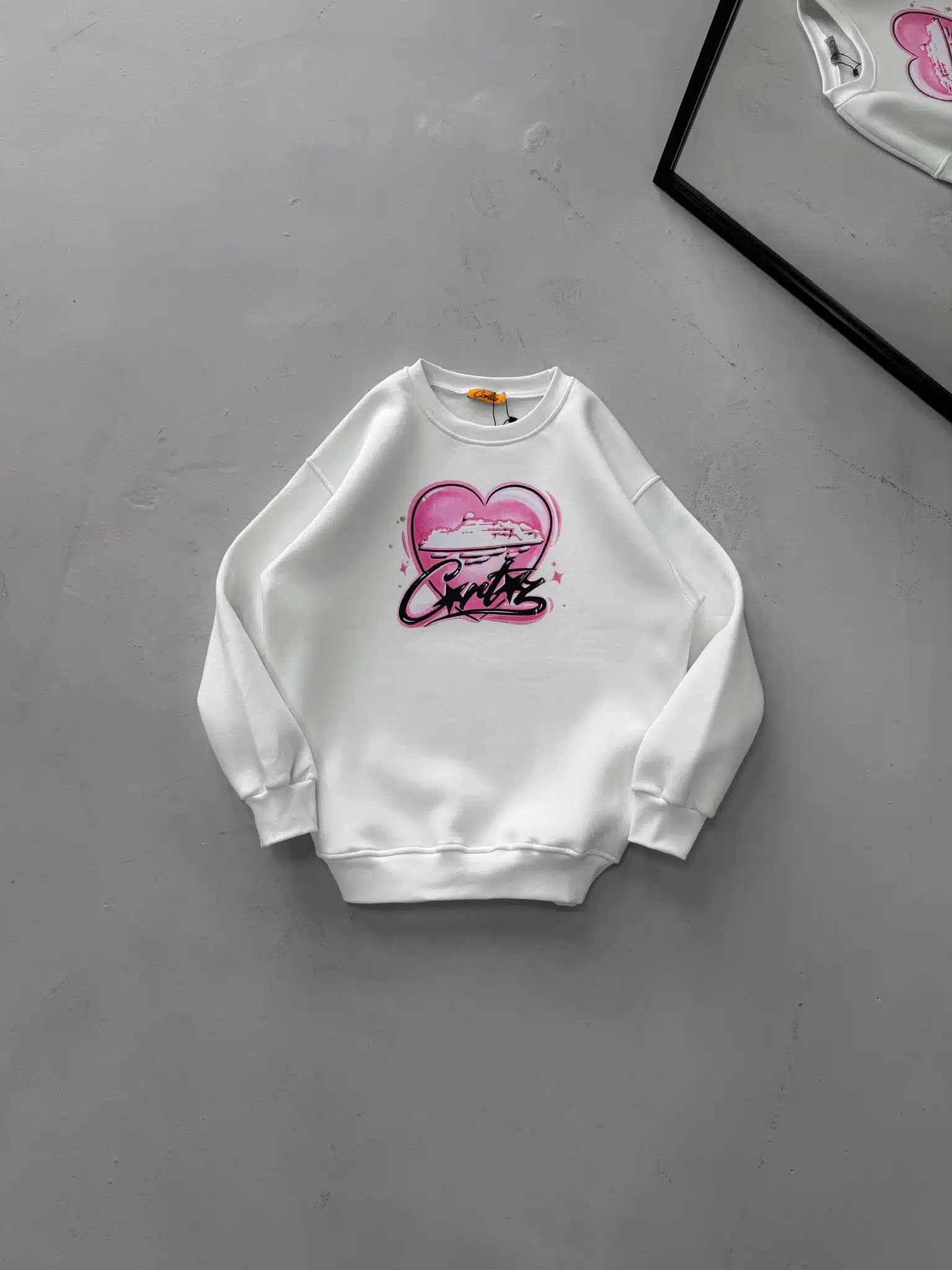WhatsApp Image 2026-08-22 at 10.49.42 (5) CRTS Heartline Baskılı Sweatshirt – Beyaz - Görsel 1