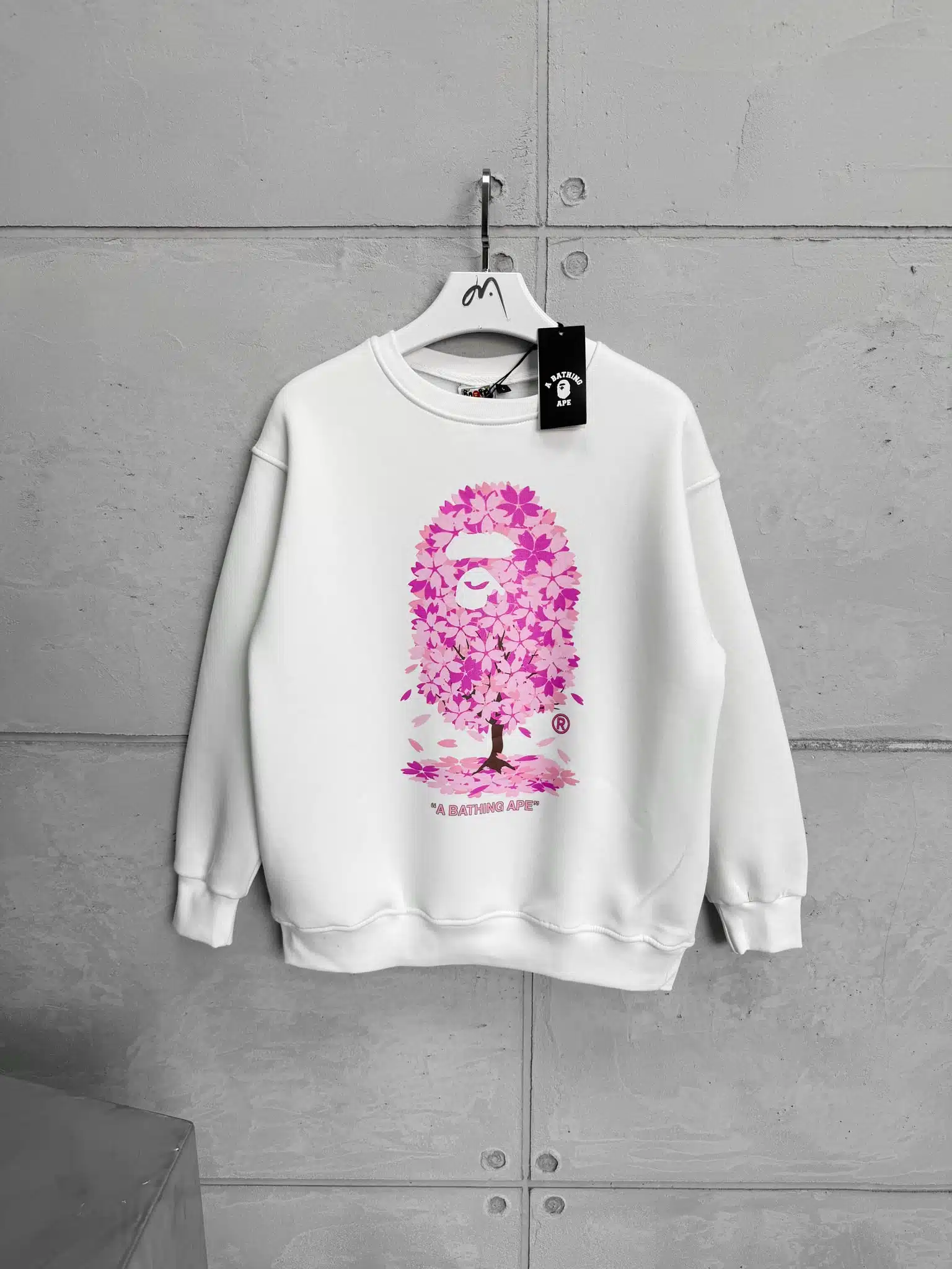 WhatsApp Image 2026-08-22 at 12.22.48 (4) BP Ping Garden Baskılı Sweatshirt – Beyaz - Görsel 1