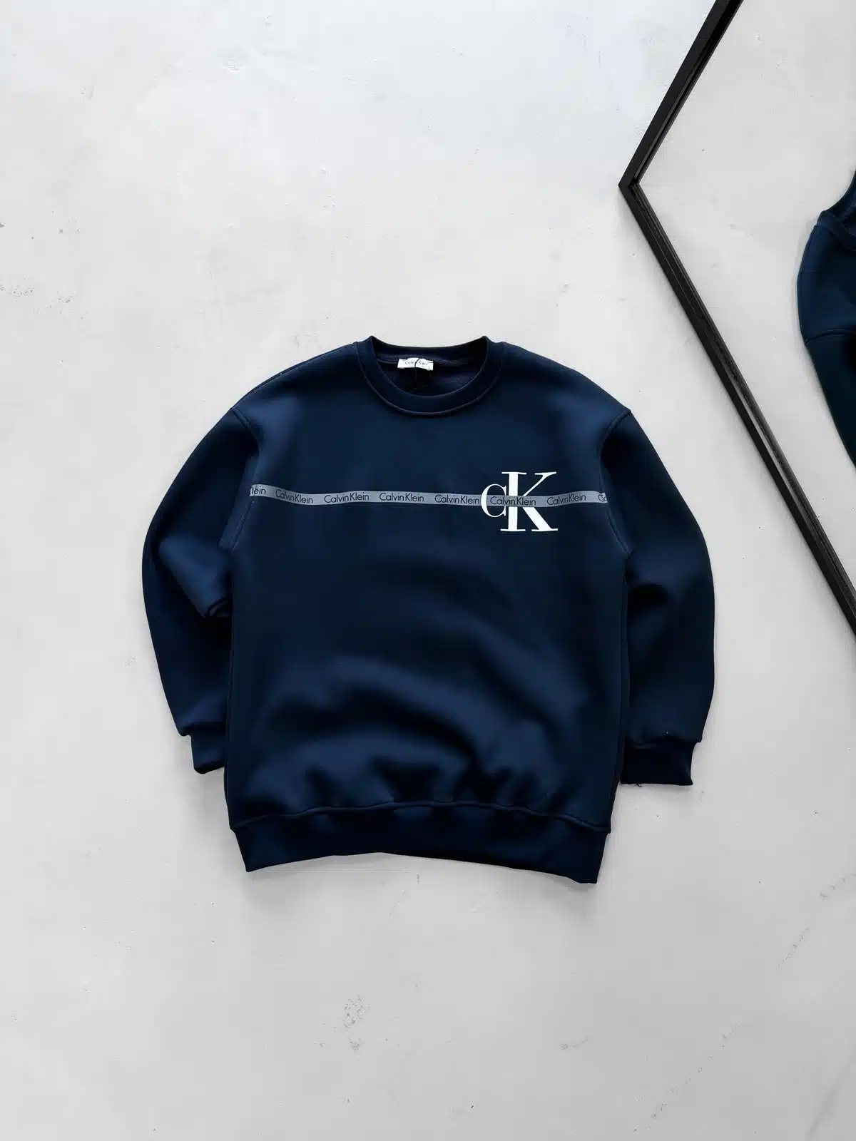 WhatsApp Image 2026-08-24 at 14.45.58 CK Göğüs Baskılı Sweatshirt – Lacivert - Görsel 1