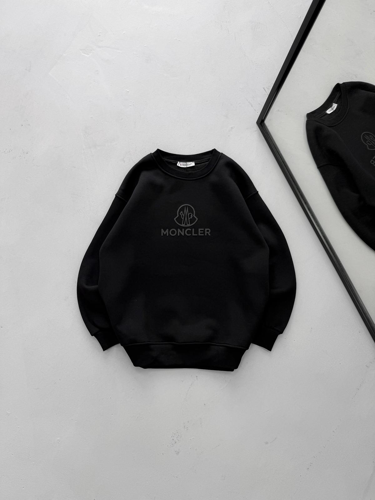 WhatsApp Image 2026-08-28 at 14.25.14 (2) MN Göğüs Baskılı 3 İplik Oversize Sweatshirt – Siyah - Görsel 1