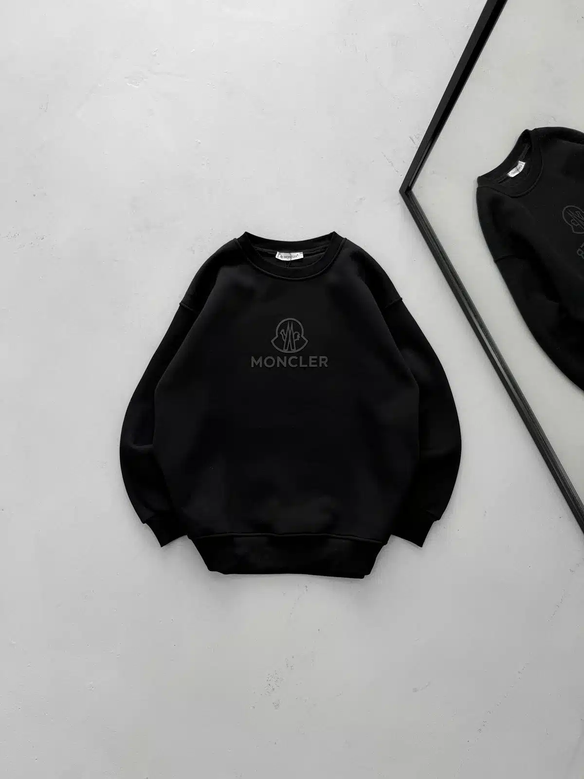 WhatsApp Image 2026-08-28 at 14.25.14 (2) MN Göğüs Baskılı 3 İplik Oversize Sweatshirt – Siyah - Görsel 1