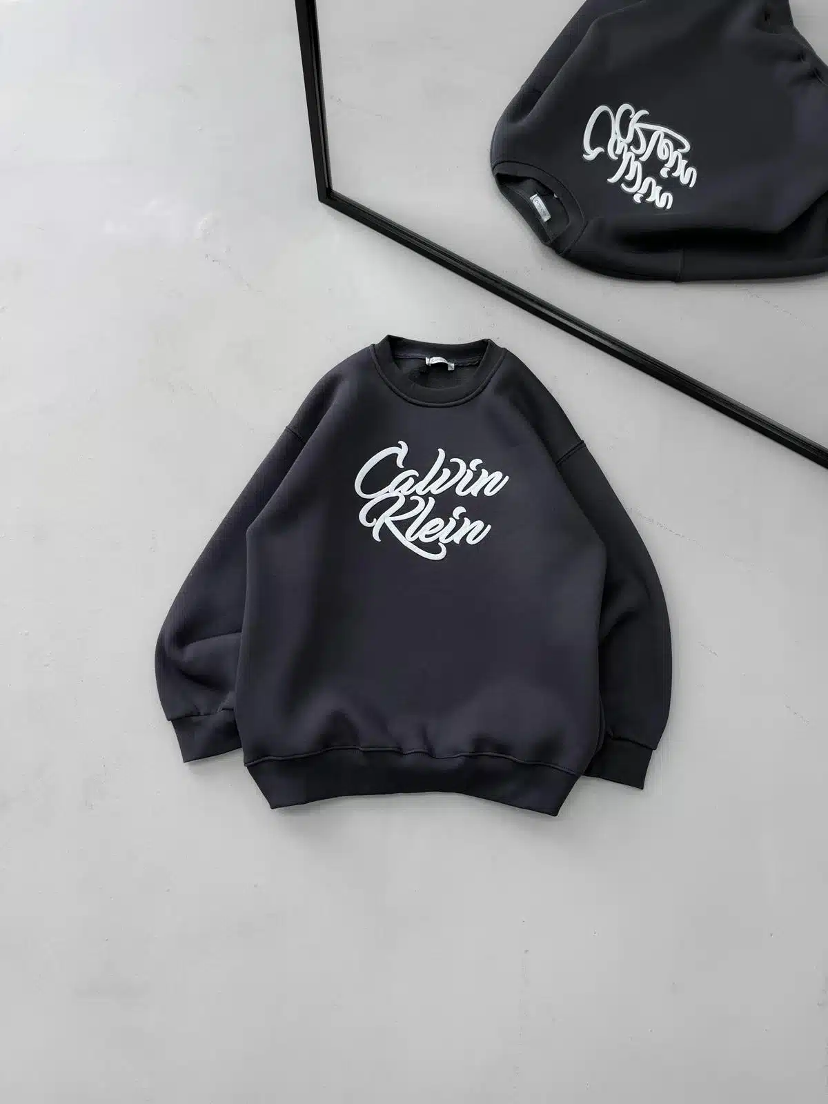 WhatsApp Image 2026-08-31 at 22.40.01 CK Göğüs Baskılı 3 İplik Oversize Sweatshirt – Antrasit - Görsel 1