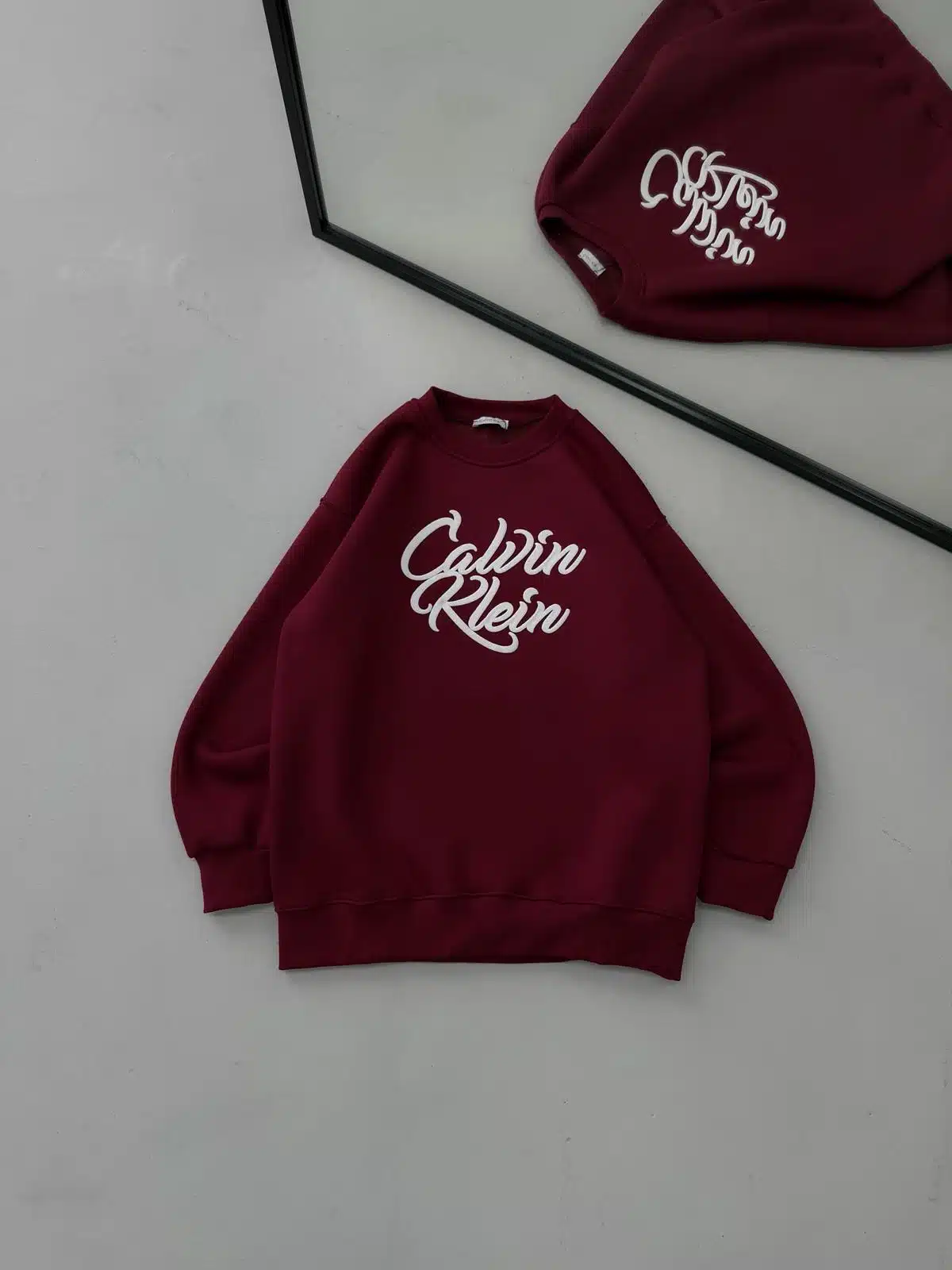 WhatsApp Image 2026-08-31 at 22.40.06 CK Göğüs Baskılı 3 İplik Oversize Sweatshirt – Bordo - Görsel 1