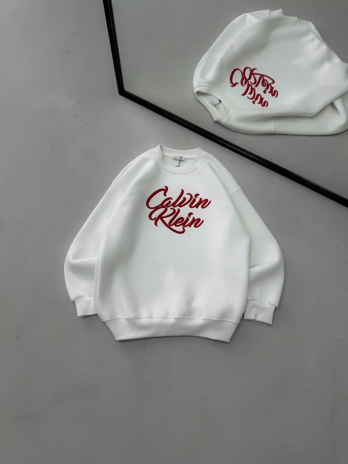 WhatsApp Image 2026-08-31 at 22.40.09 (1) CK Göğüs Baskılı 3 İplik Oversize Sweatshirt – Beyaz - Görsel 1
