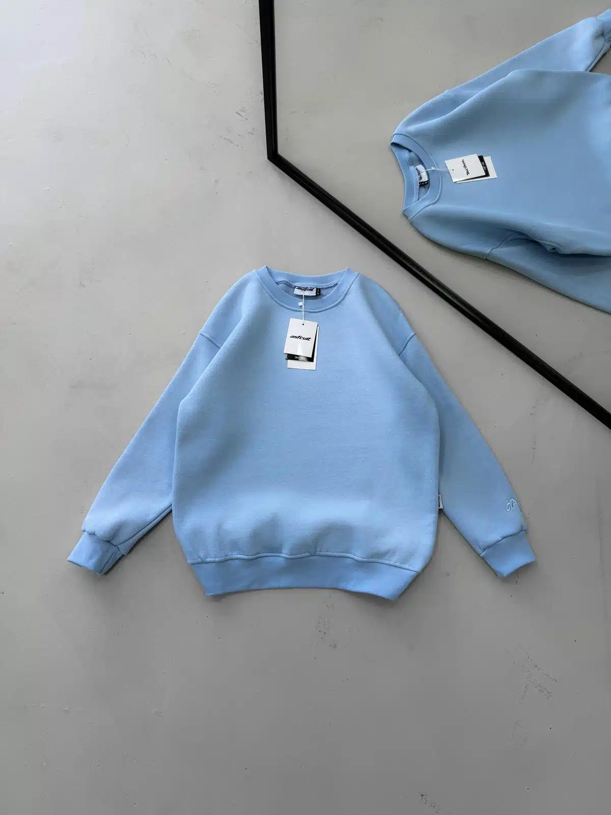 WhatsApp Image 2026-09-03 at 10.45.59 Premium İmzalı Seri Basic 3 İplik Oversize Sweatshirt – Bebe Mavisi - Görsel 1