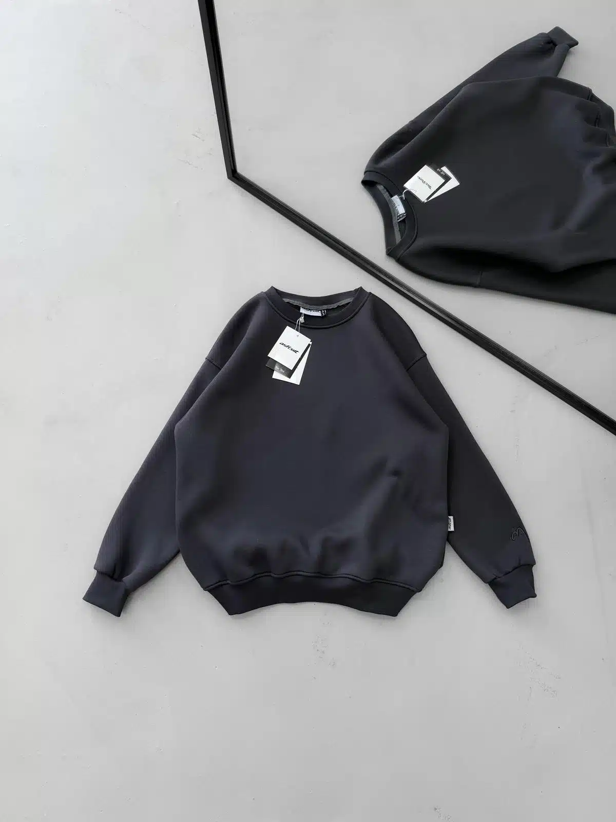 WhatsApp Image 2026-09-03 at 10.46.00 (1) Premium İmzalı Seri Basic 3 İplik Oversize Sweatshirt –Antrasit - Görsel 1