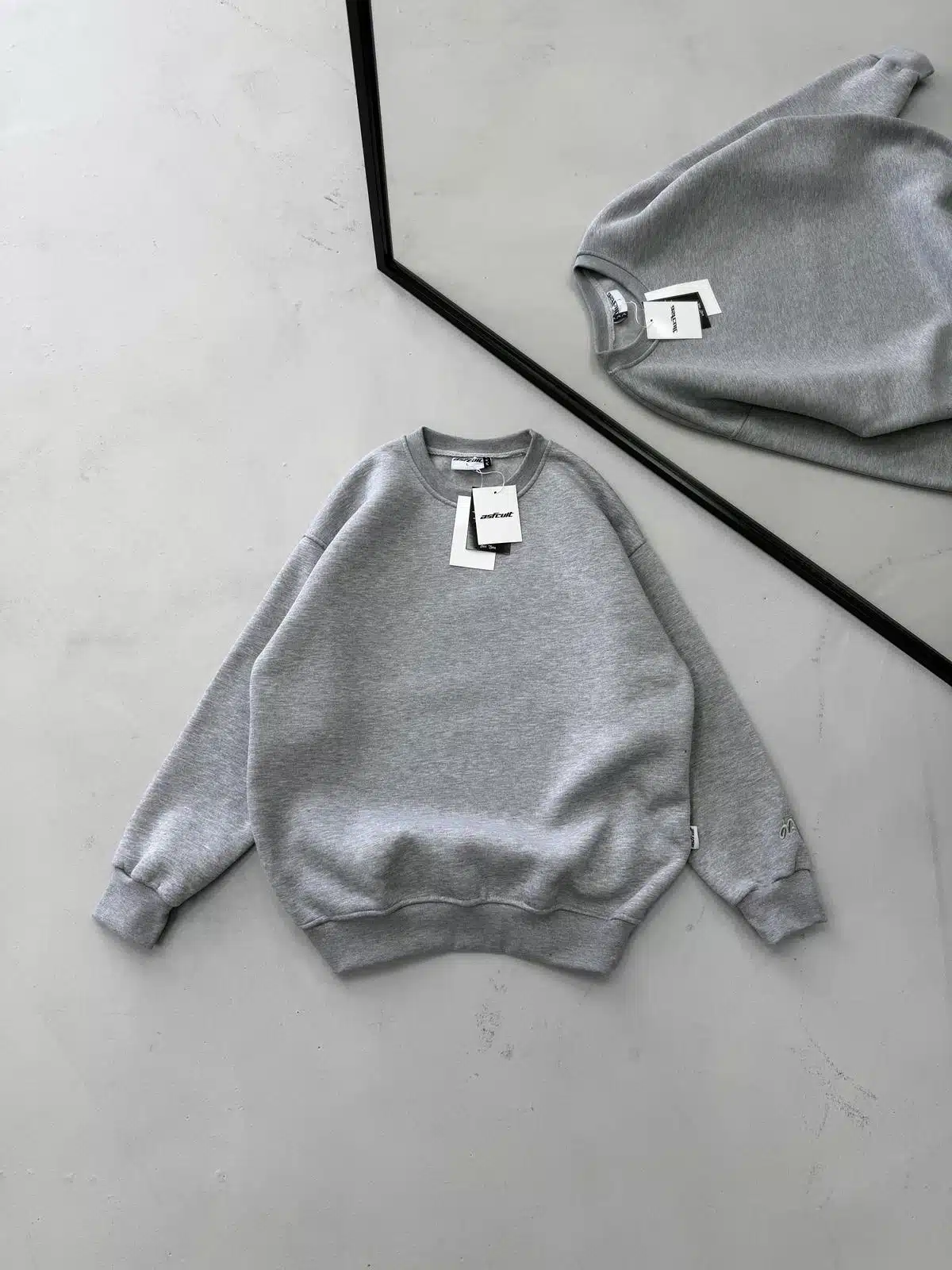 WhatsApp Image 2026-09-03 at 10.46.09 (5) Premium İmzalı Seri Basic 3 İplik Oversize Sweatshirt – Gri - Görsel 1