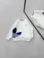 AD Göğüs & Yan Baskılı 3 İplik Oversize Sweatshirt – Beyaz-Lacivert