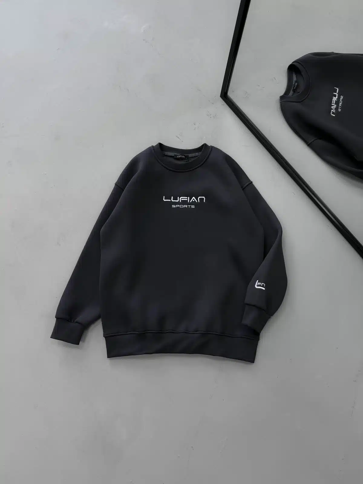 WhatsApp Image 2026-09-05 at 21.53.01 LFN Göğüs Nakış Detaylı 3 İplik Oversize Sweatshirt – Antrasit - Görsel 1