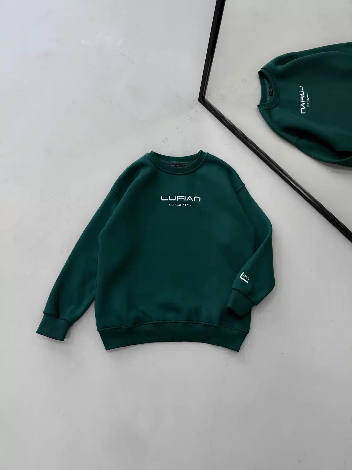 WhatsApp Image 2026-09-05 at 21.53.02 (2) LFN Göğüs Nakış Detaylı 3 İplik Oversize Sweatshirt – Yeşil - Görsel 1