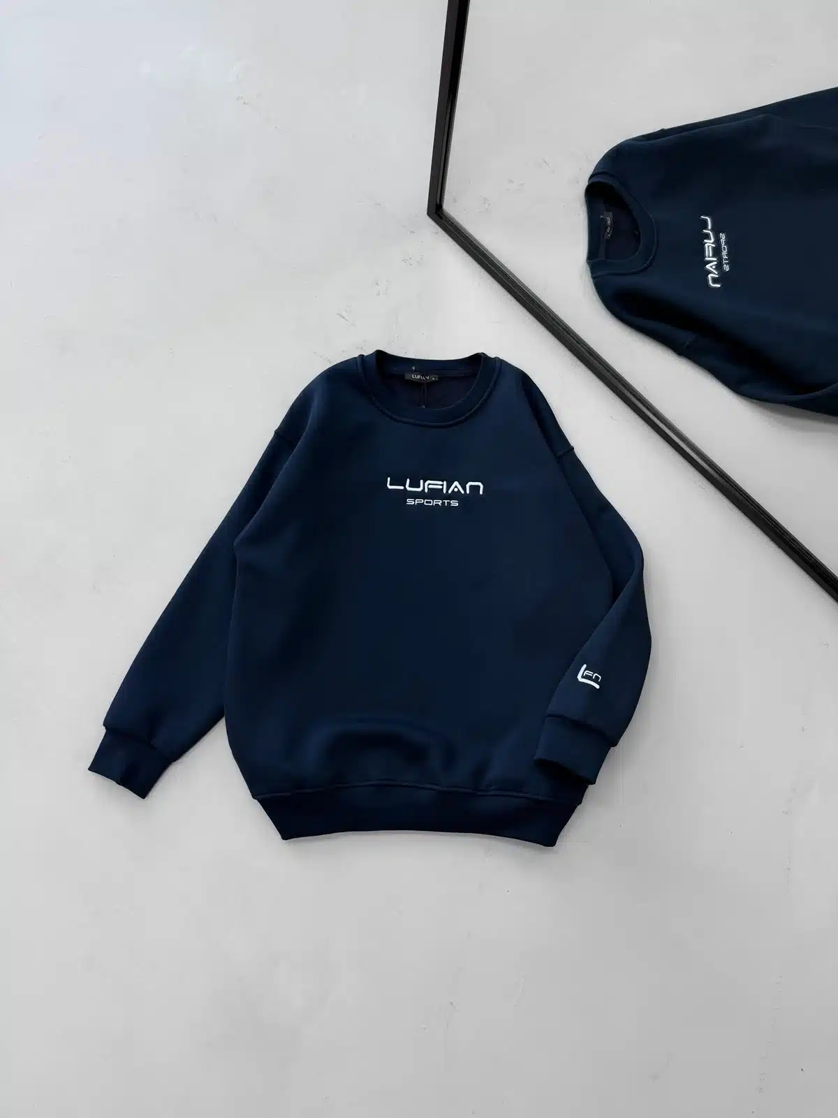 WhatsApp Image 2026-09-05 at 21.53.03 LFN Göğüs Nakış Detaylı 3 İplik Oversize Sweatshirt – Lacivert - Görsel 1