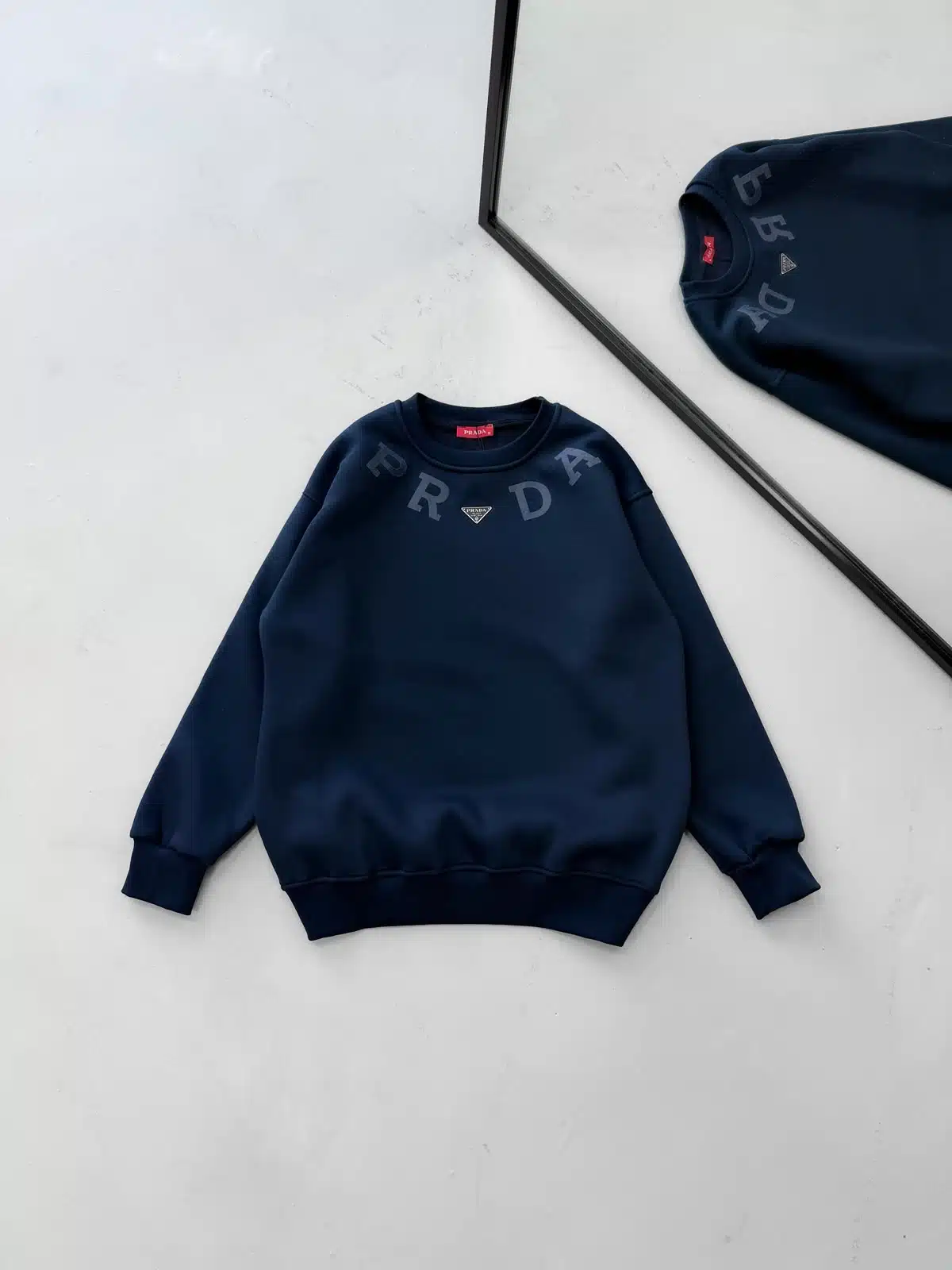 WhatsApp Image 2026-09-05 at 22.37.34 PRD Göğüs Baskı&Arma Detaylı 3 İplik Oversize Sweatshirt – Lacivert - Görsel 1