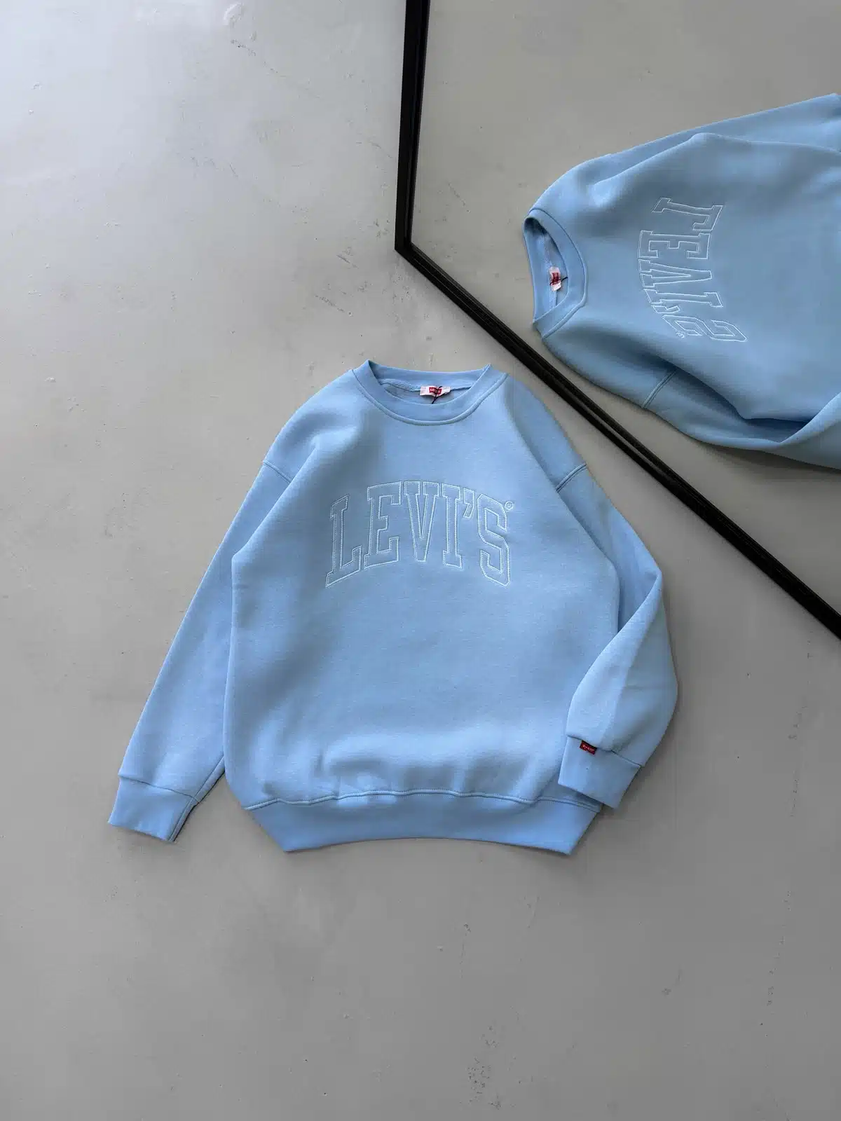 WhatsApp Image 2026-09-08 at 19.32.32 (6) LVS Göğüs Nakış Detaylı 3 İplik Oversize Sweatshirt – Bebe Mavisi - Görsel 1